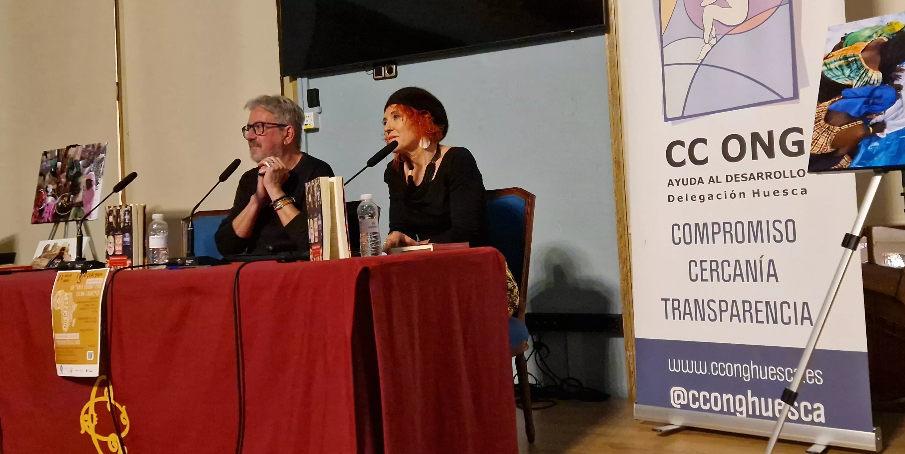 Chema Caballero y Ana Fuertes, en el Salón Azul del Casino. Foto Myriam Martínez