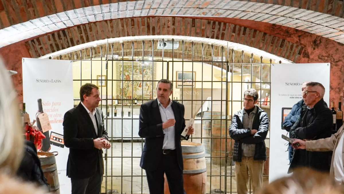 Señorío de Lazán de 1998 y 1999, dos tesoros emergen a lomos de su caballo del botellero histórico para brindar un hito de longevidad admirable