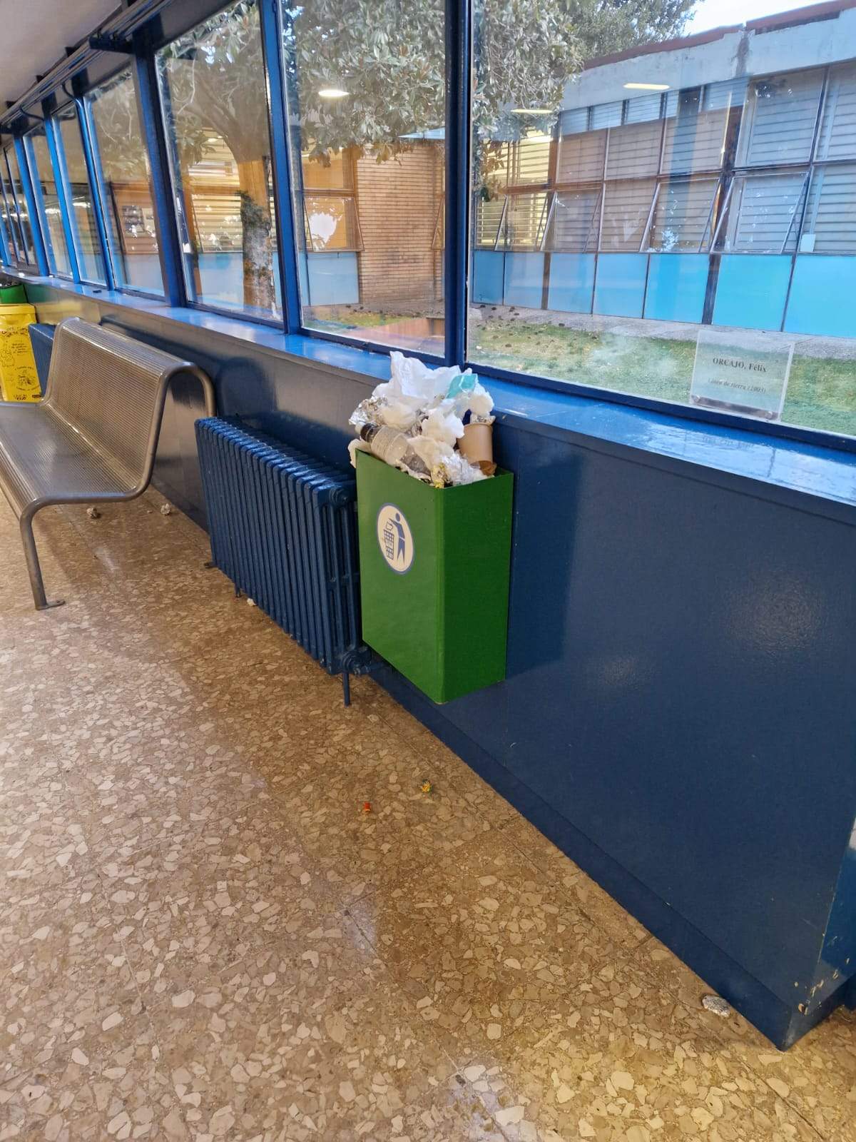 Efectos de la huelga de limpieza en el IES Pirámide y la Facultad de Ciencias de la Educación