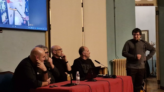 Presentación de "Los chicos de provincias somos así" de Miguel Mena sobre Los Mestizos. Foto Myriam Martínez Presentación de "Los chicos de provincias somos así" de Miguel Mena sobre Los Mestizos. Foto Myriam Martínez