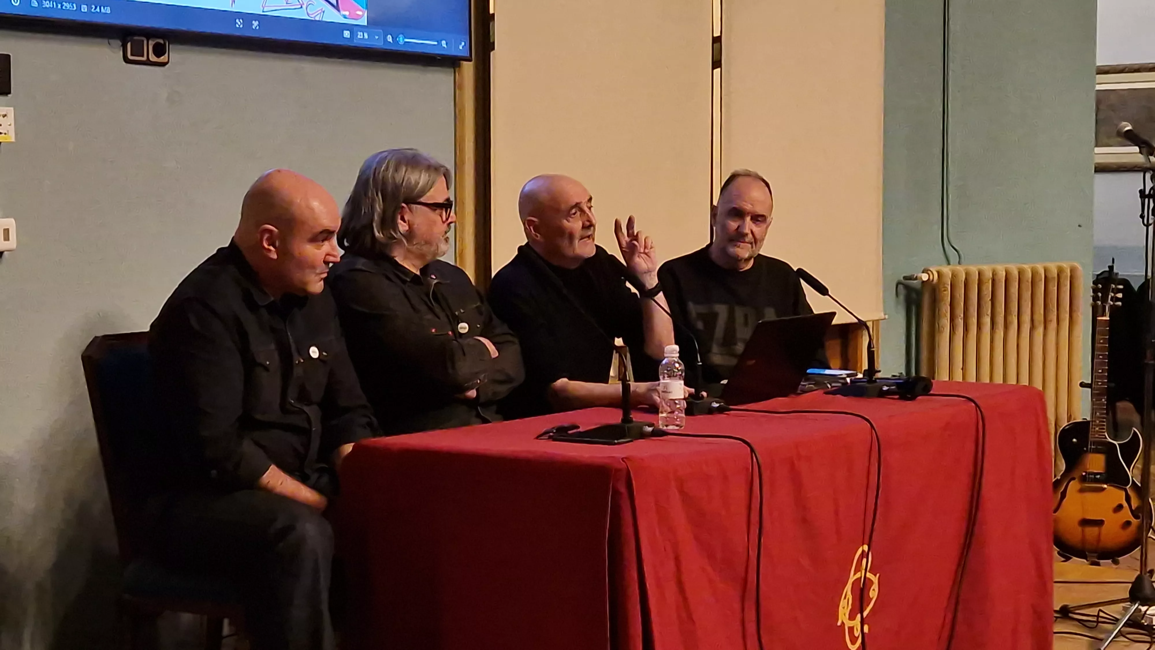 Presentación de "Los chicos de provincias somos así" de Miguel Mena sobre Los Mestizos. Foto Myriam Martínez