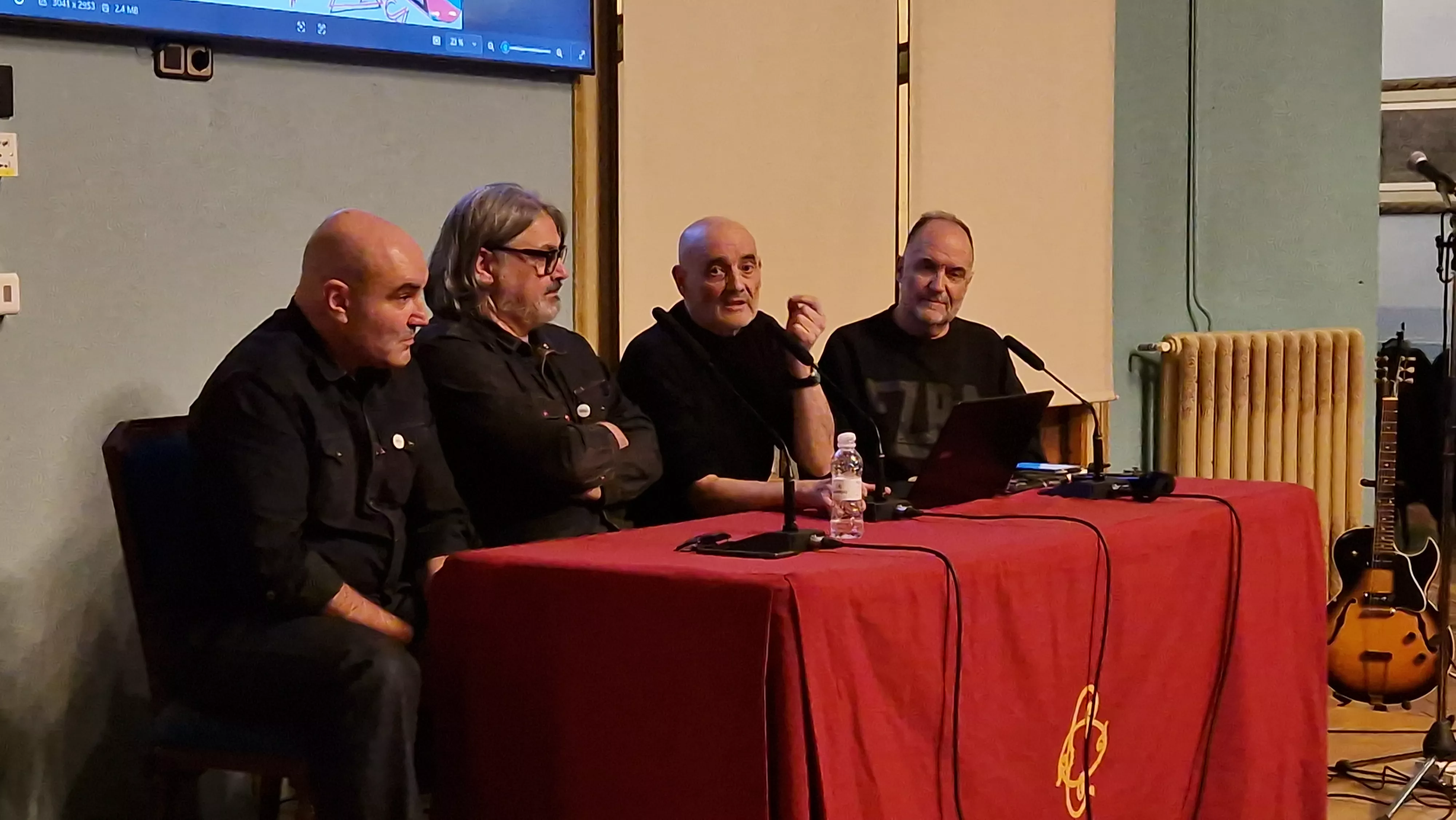 Presentación de "Los chicos de provincias somos así" de Miguel Mena sobre Los Mestizos. Foto Myriam Martínez