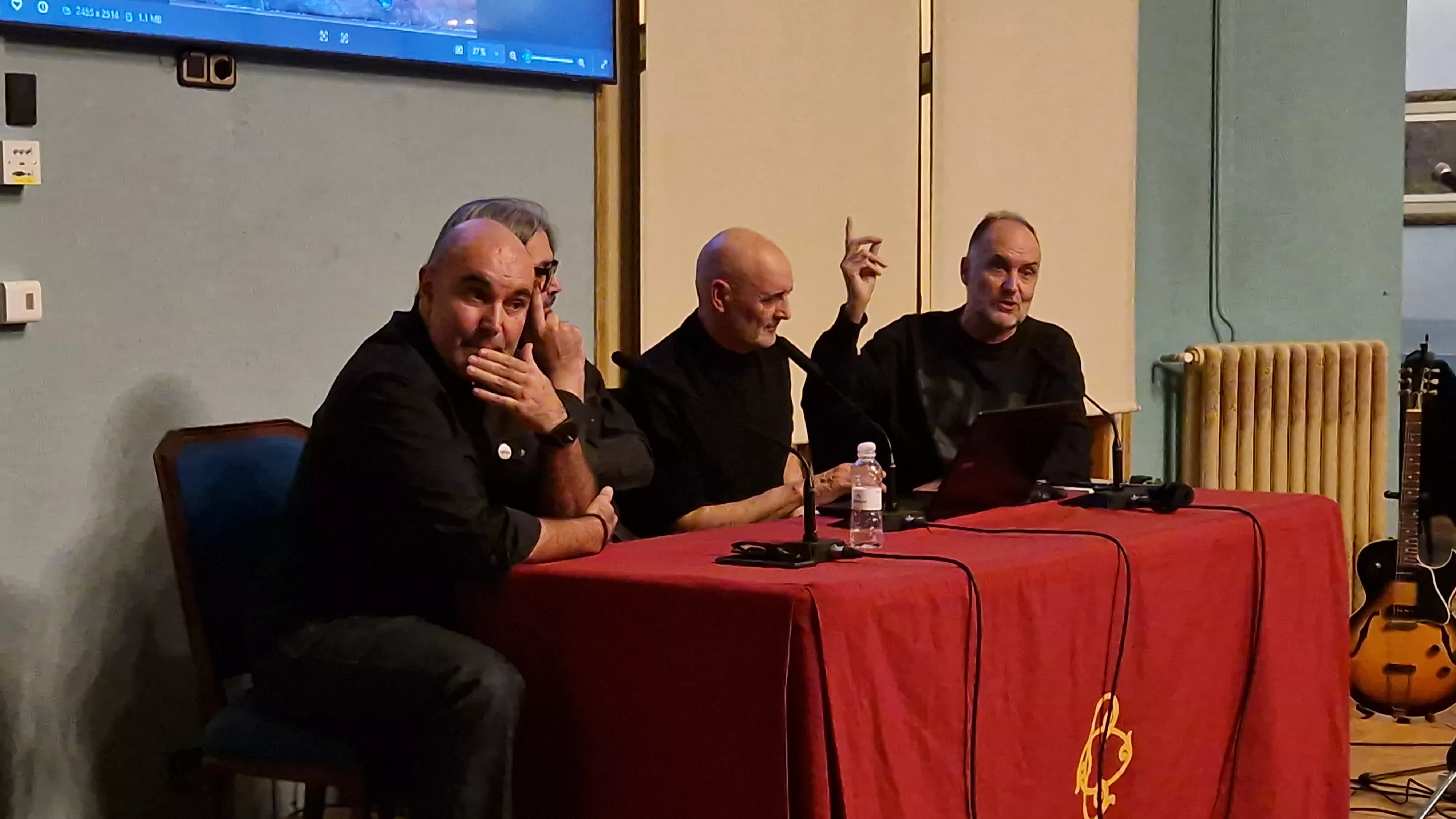 Presentación de "Los chicos de provincias somos así" de Miguel Mena sobre Los Mestizos. Foto Myriam Martínez