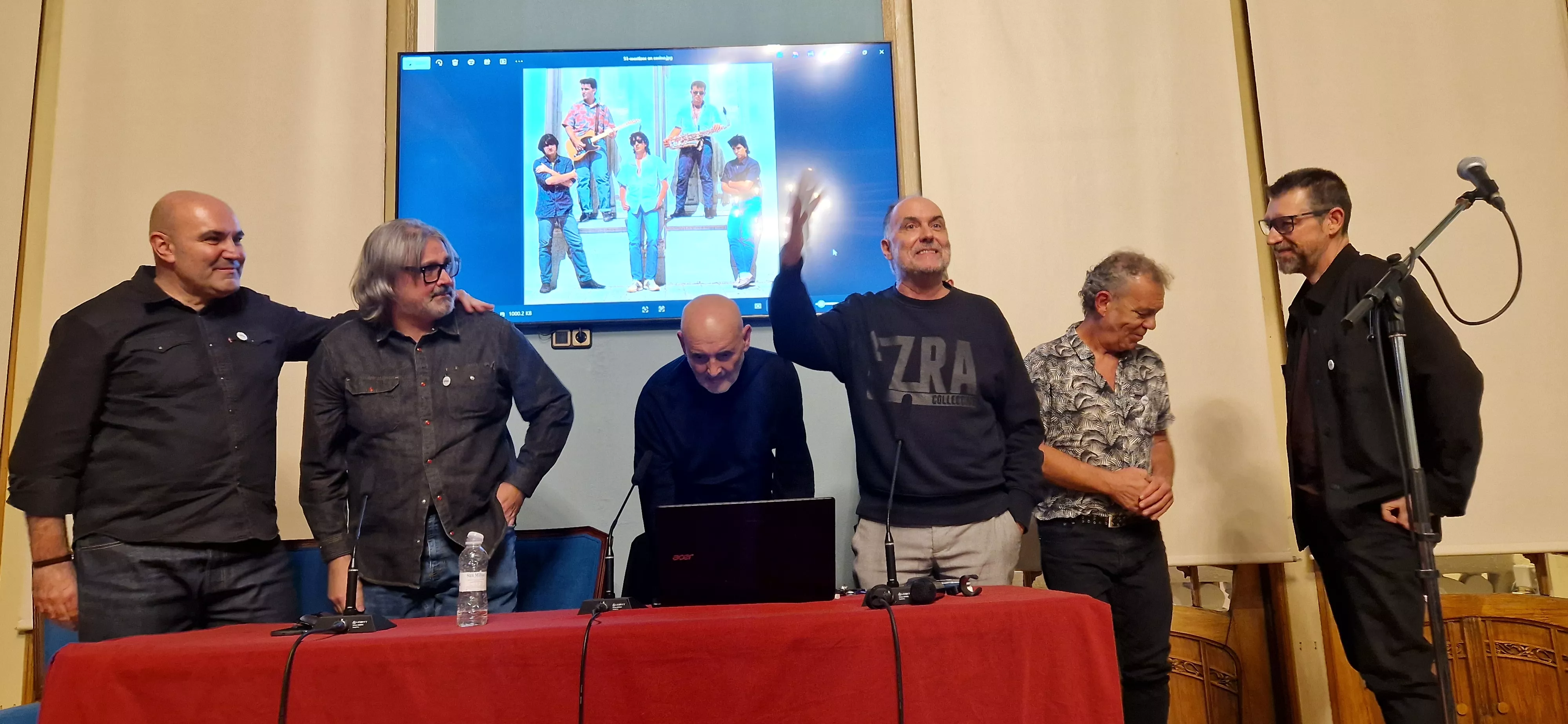 Presentación de "Los chicos de provincias somos así" de Miguel Mena sobre Los Mestizos. Foto Myriam Martínez