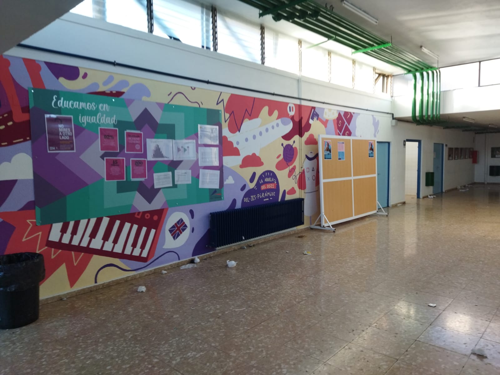 Efectos de la huelga de limpieza en el IES Pirámide y la Facultad de Ciencias de la Educación