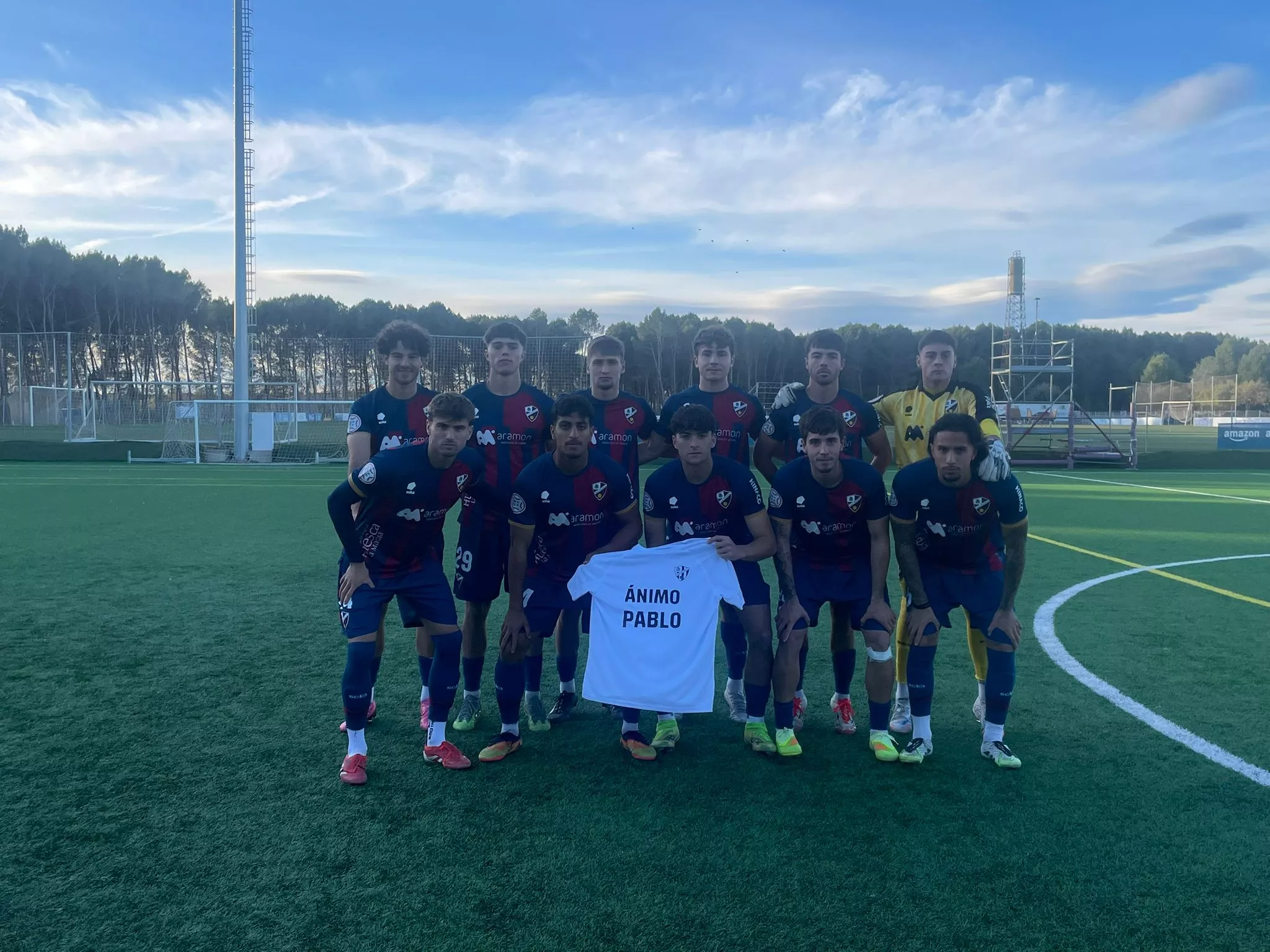 Once del Huesca B ante el Illueca