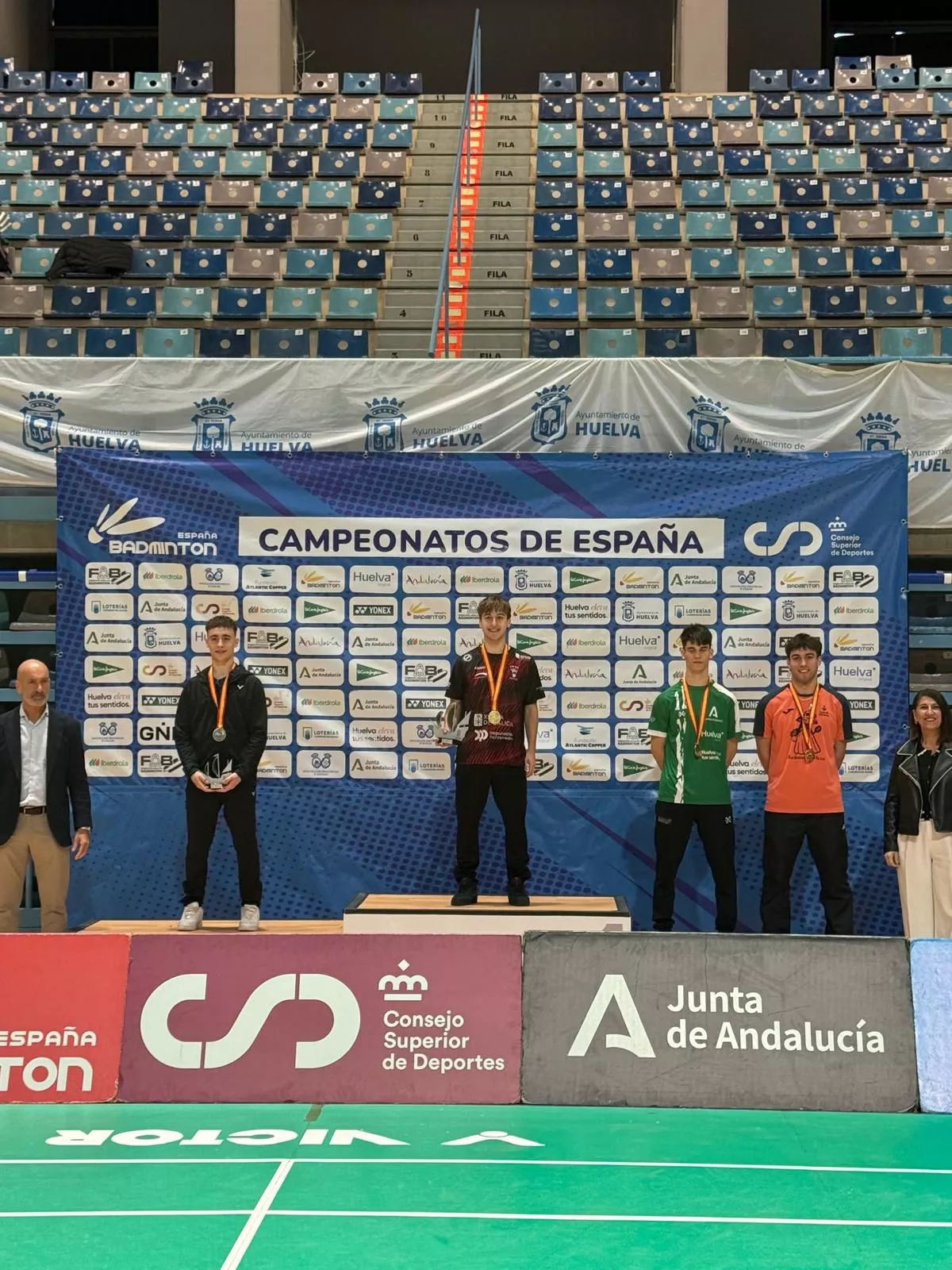 Podio final del campeonato de España con Raúl Bergua y Alejandro Gállego, campeón y subcampeón individual.