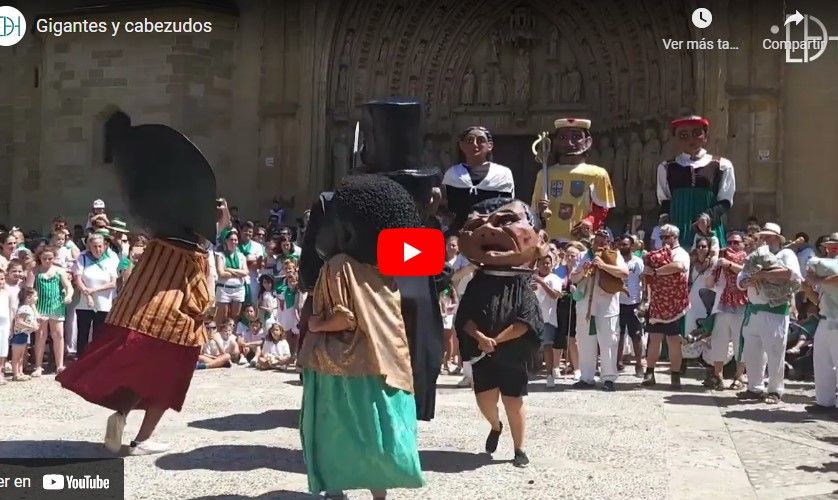 Gigantes y cabezudos de Huesca