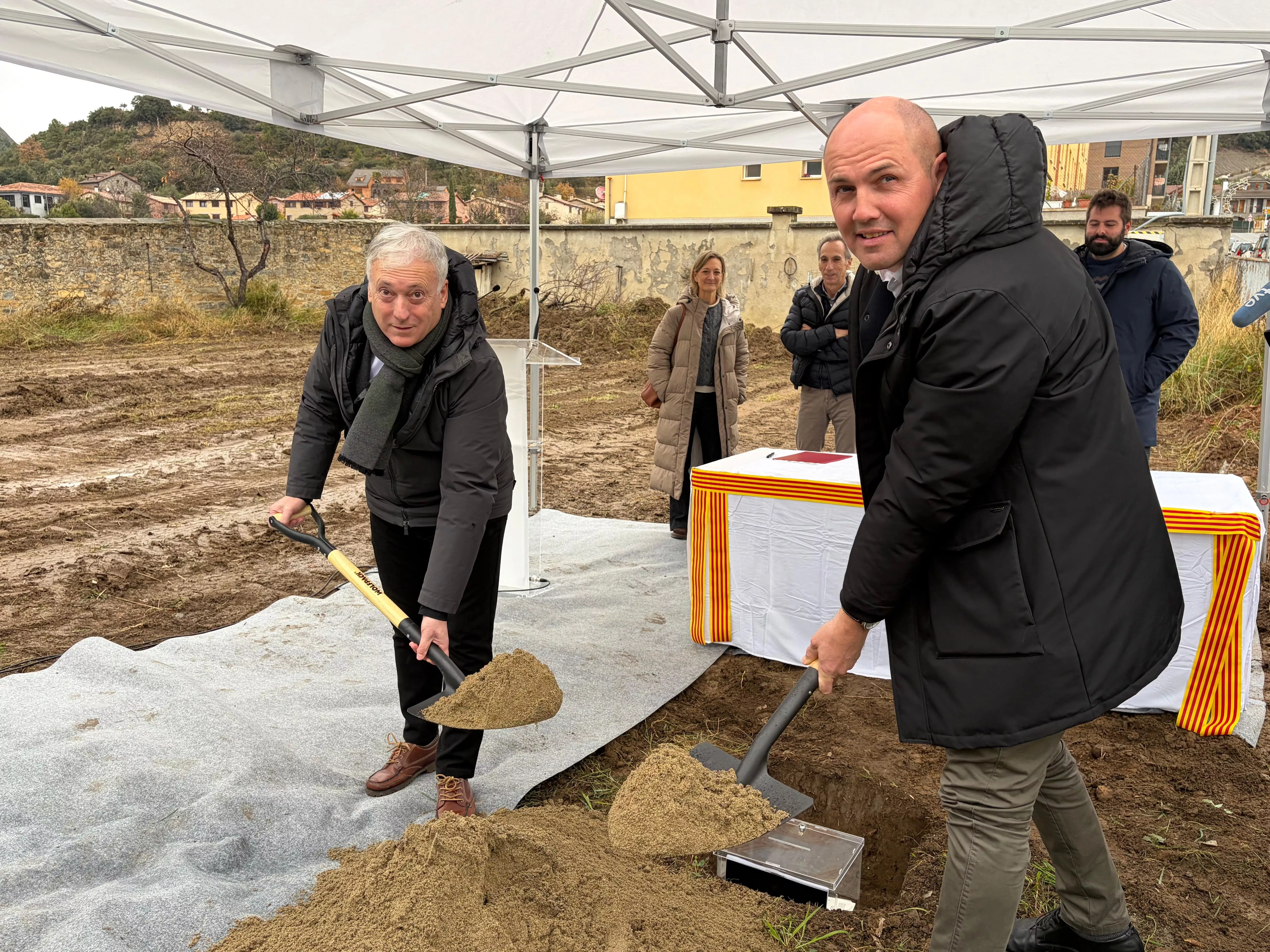 Arranca en Boltaña la construcción de 15 viviendas para trabajadores del turismo.