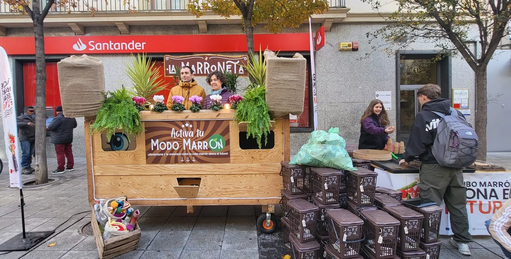 “El cubo marrón abona el futuro”: Huesca activa su gran campaña para impulsar el reciclaje orgánico. “El cubo marrón abona el futuro”: Huesca activa su gran campaña para impulsar el reciclaje orgánico.