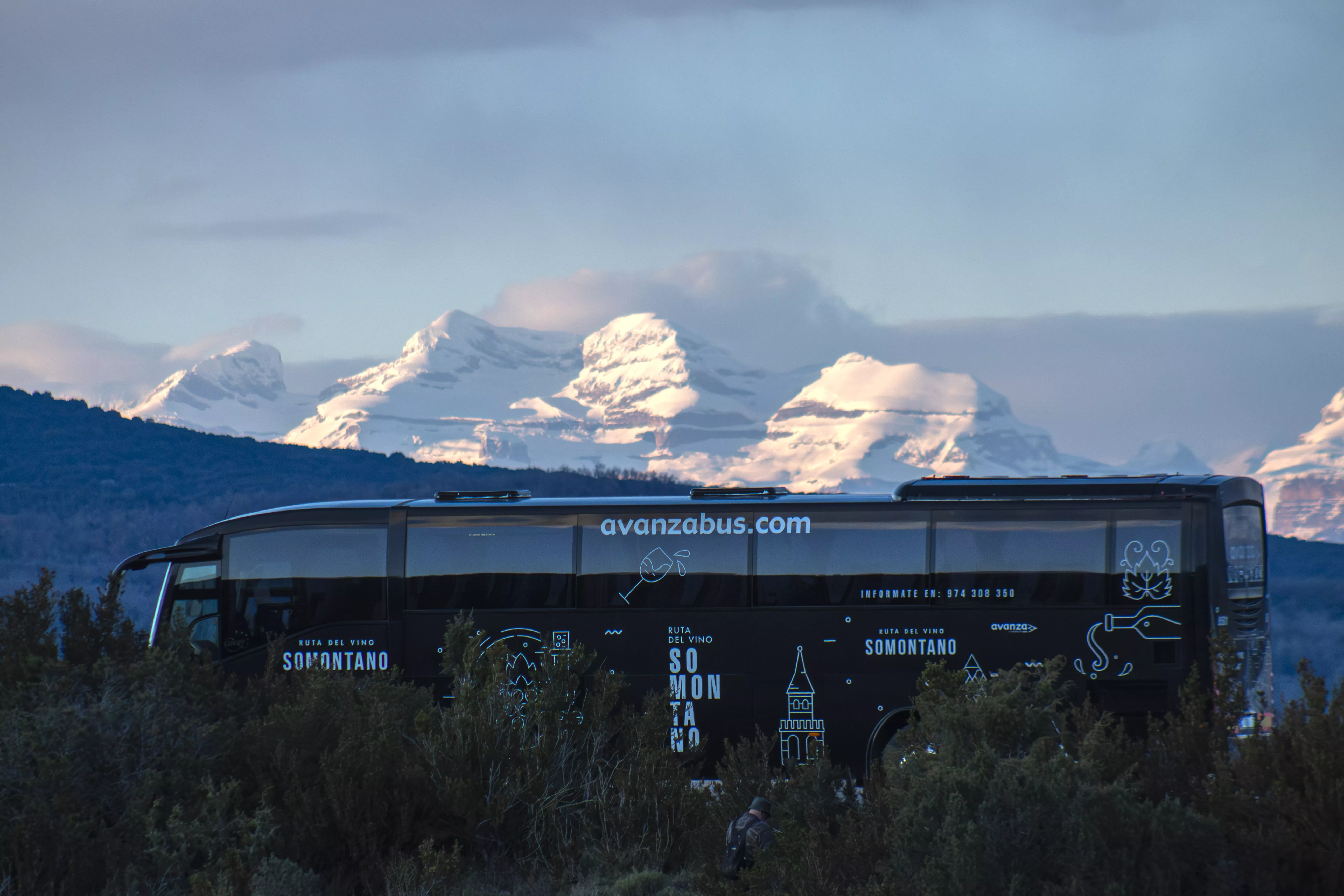El Bus del Somontano en una estampa magnífica El Bus del Somontano en una estampa magnífica