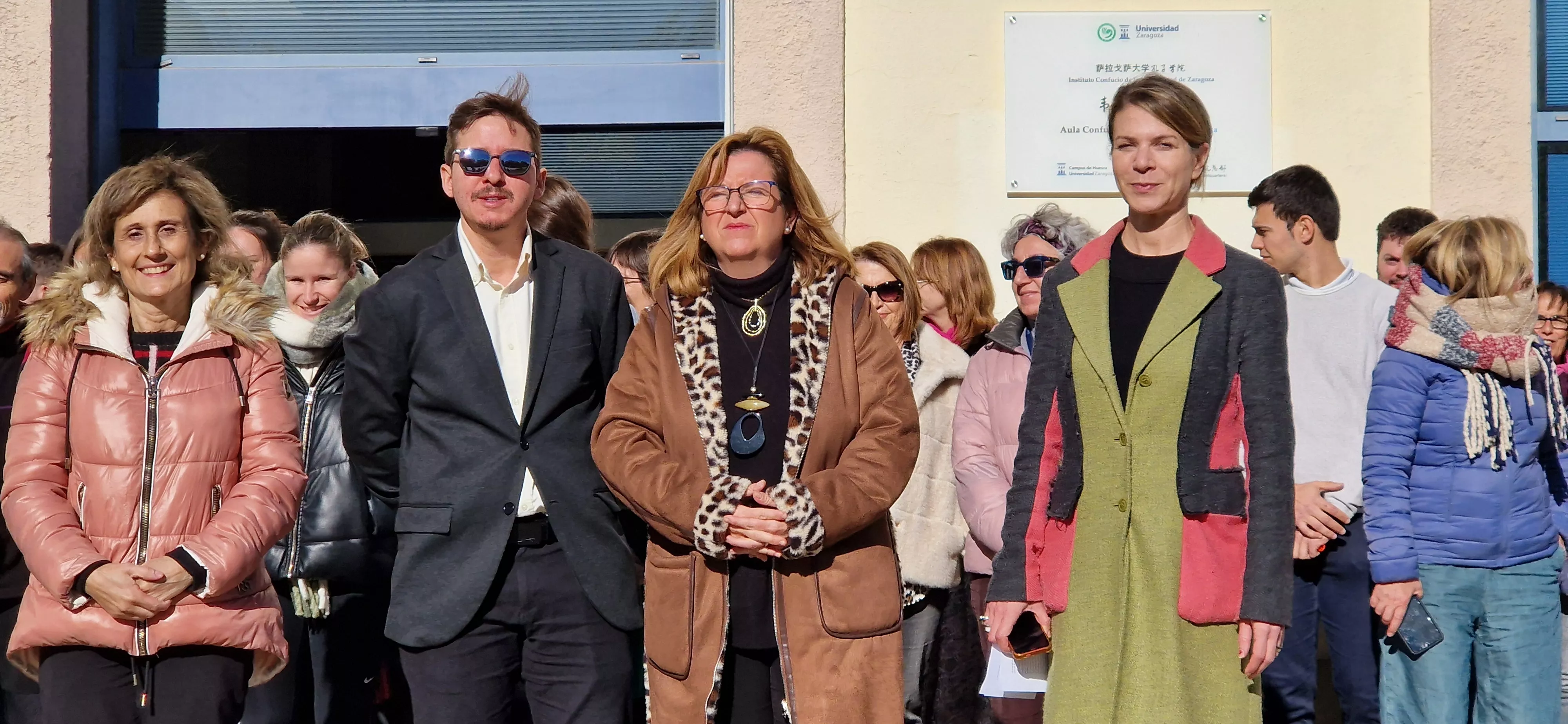 Lectura del manifiesto contra la violencia hacia las mujeres en el Campus de Huesca. Foto Myriam Martínez