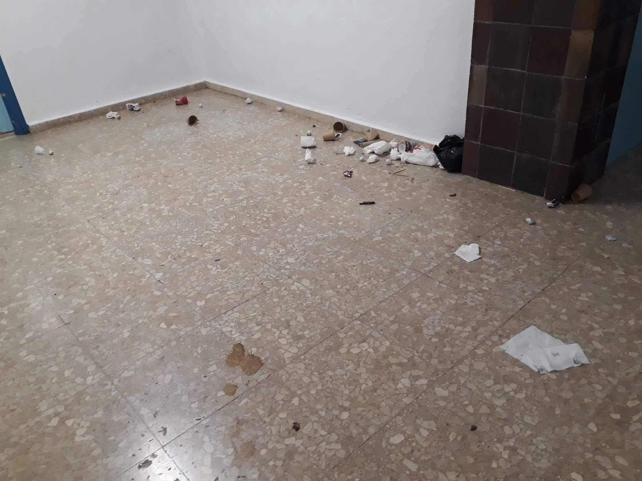 Suciedad en el IES Pirámide de Huesca