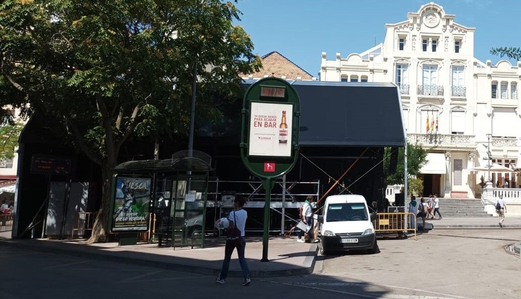 Casino oscense, donde está el Lillas Pastia con estrella Michelín y enfrente la carpa para los conciertos.