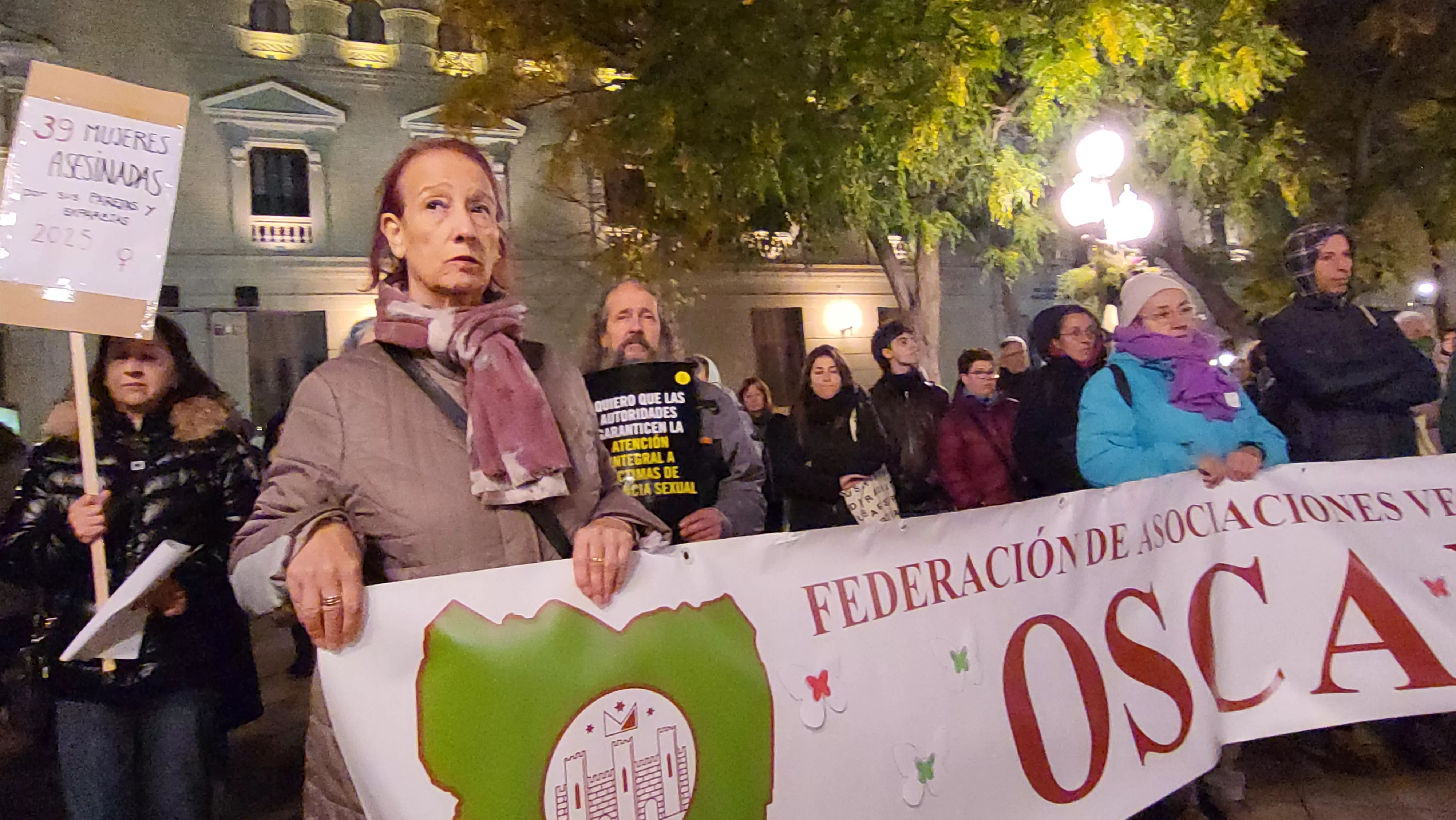Concentración del Día Internacional contra la Violencia contra las Mujeres en Huesca. Foto Mercedes Manterola