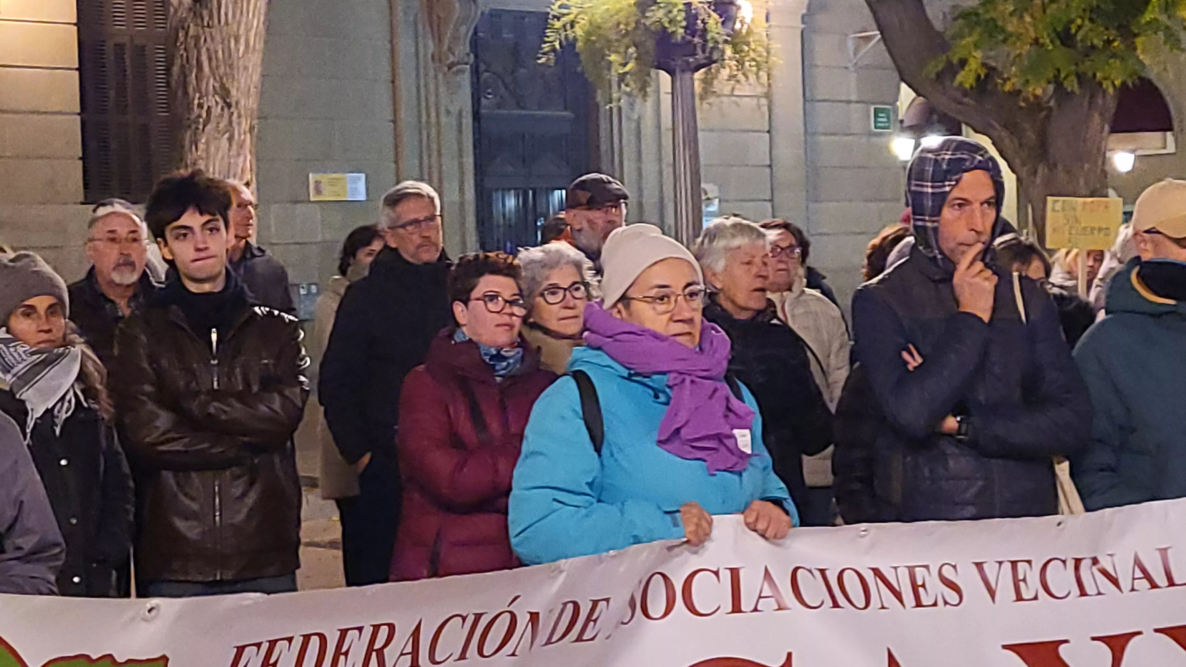 Concentración del Día Internacional contra la Violencia contra las Mujeres en Huesca. Foto Mercedes Manterola