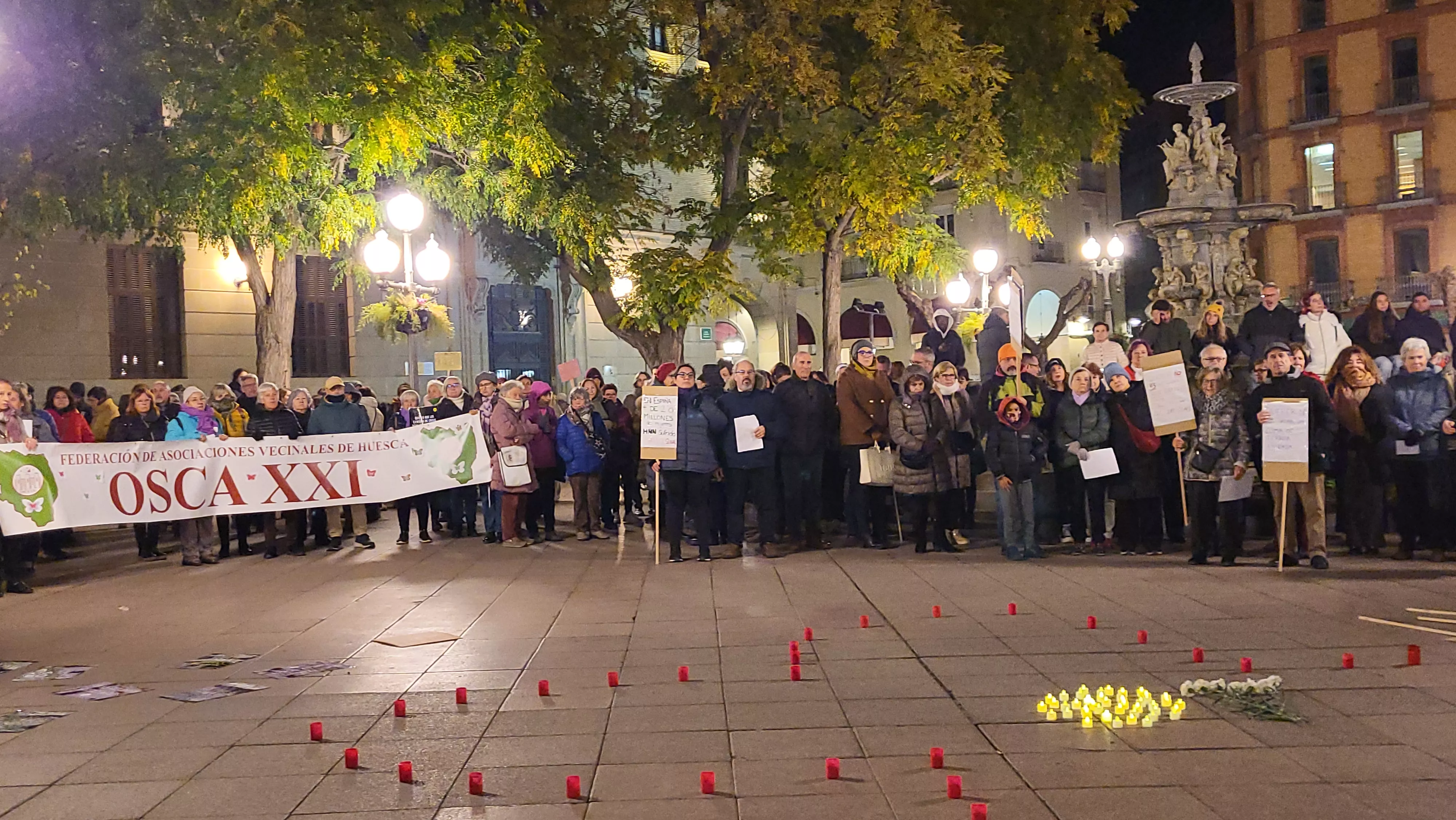 Concentración del Día Internacional contra la Violencia contra las Mujeres en Huesca. Foto Mercedes Manterola