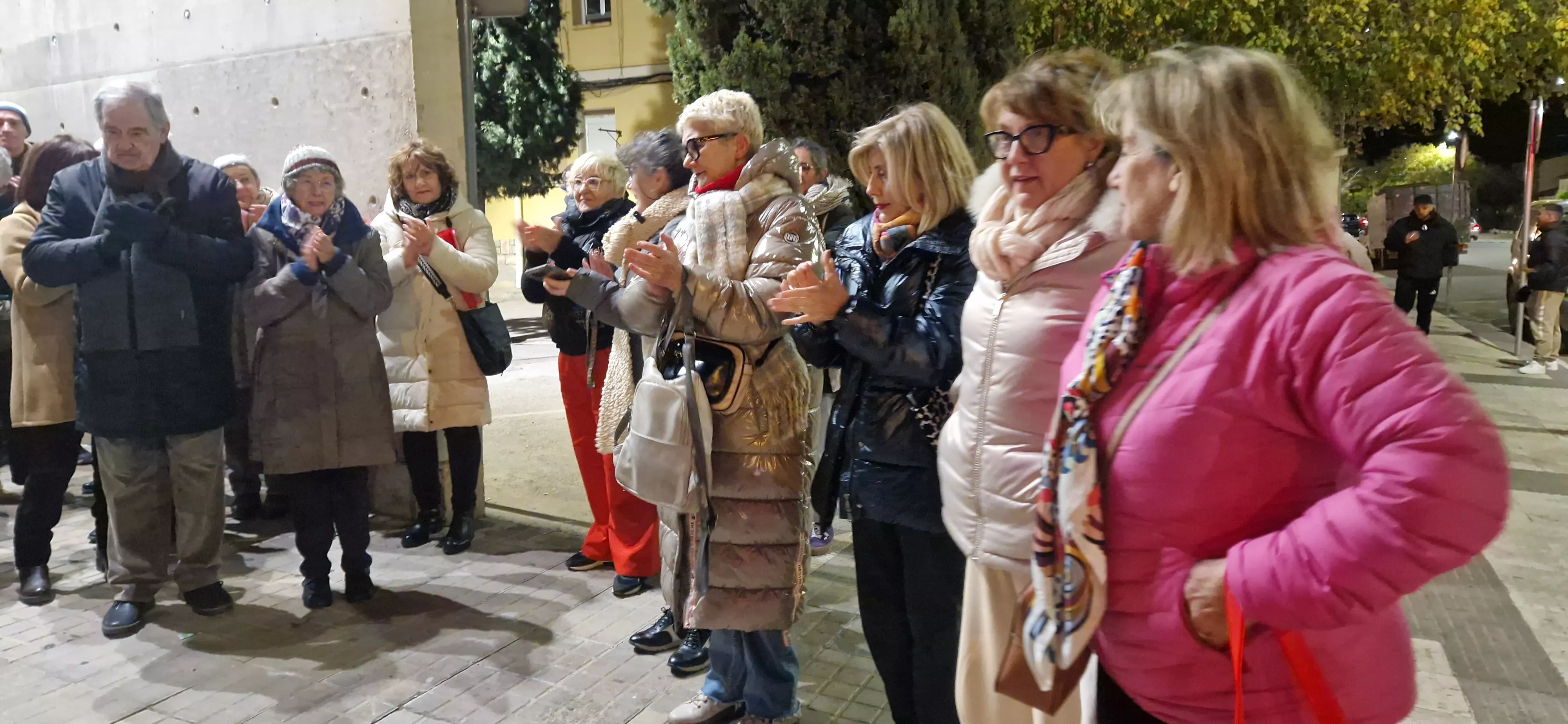 Nueva concentración por la Biblioteca Ramón J. Sender. Foto Myriam Martínez