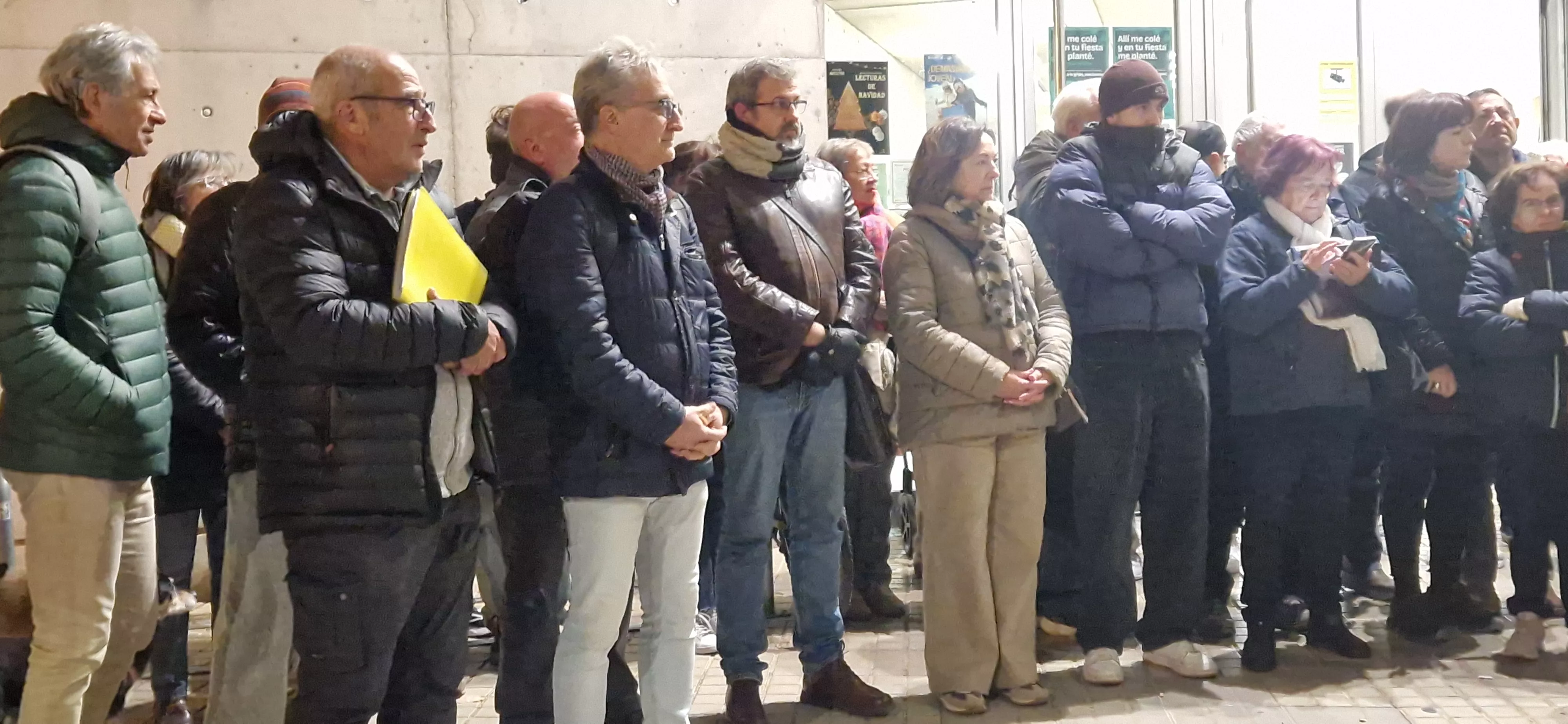 Nueva concentración por la Biblioteca Ramón J. Sender. Foto Myriam Martínez