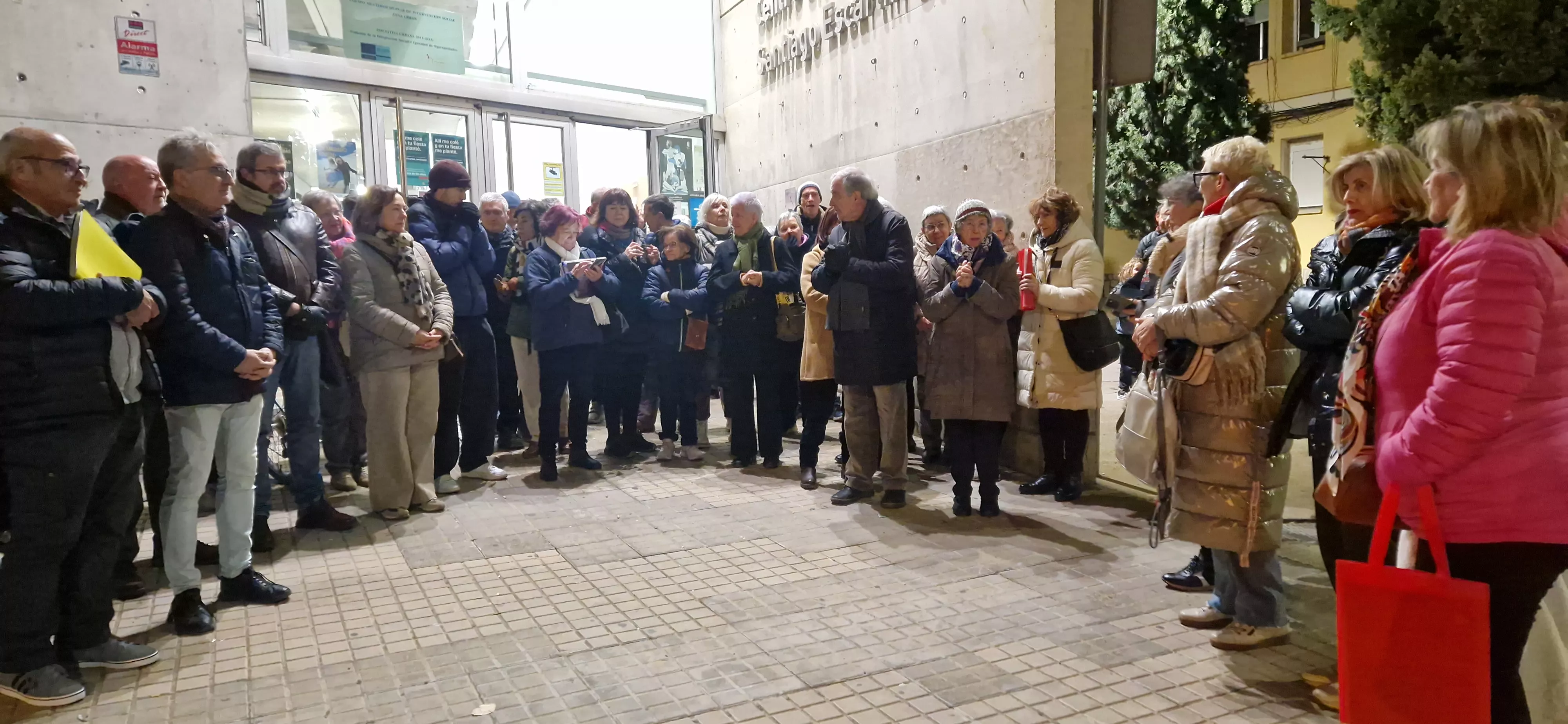 Nueva concentración por la Biblioteca Ramón J. Sender. Foto Myriam Martínez