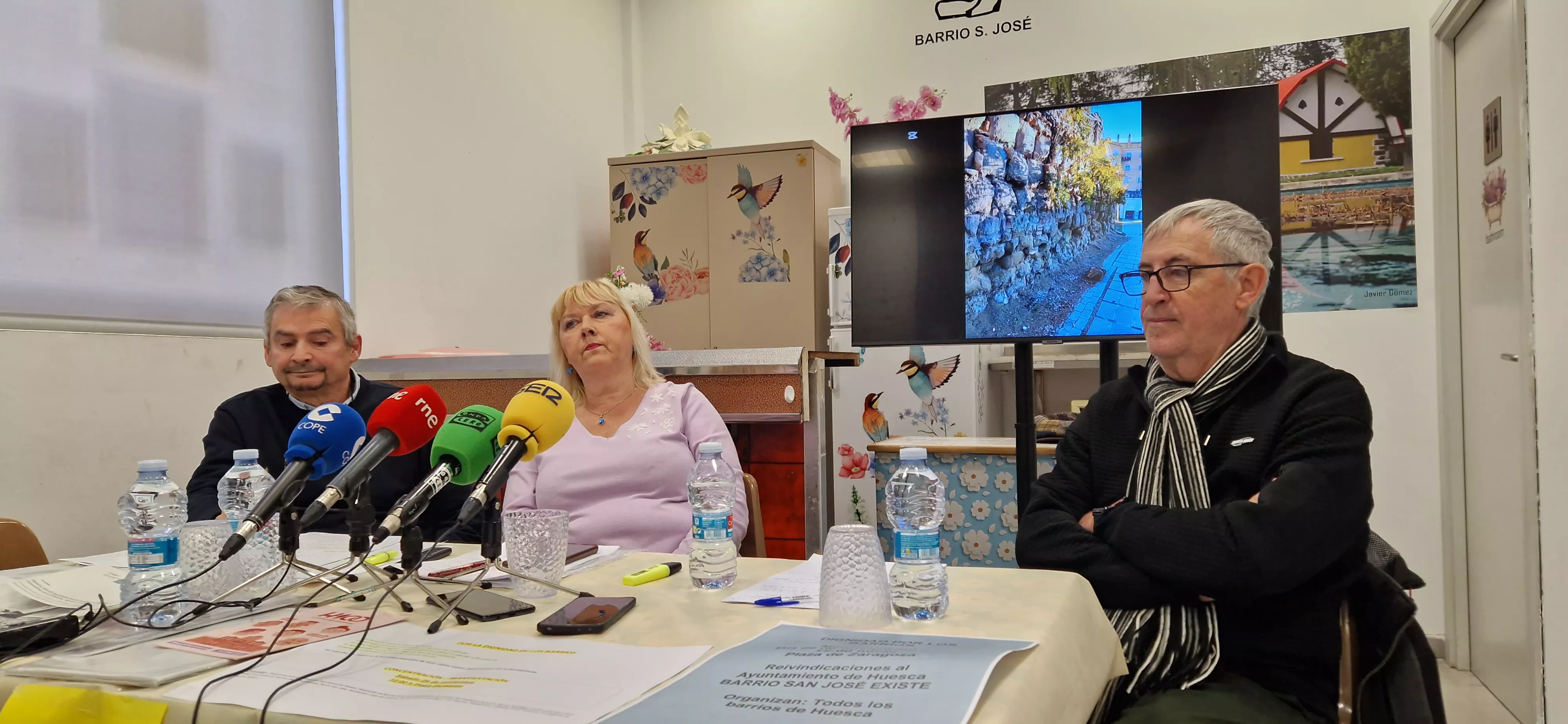 Rueda de prensa celebrada esta mañana, antes de conocerse lo sucedido en la plaza Santa Clara. Foto Myriam Martínez