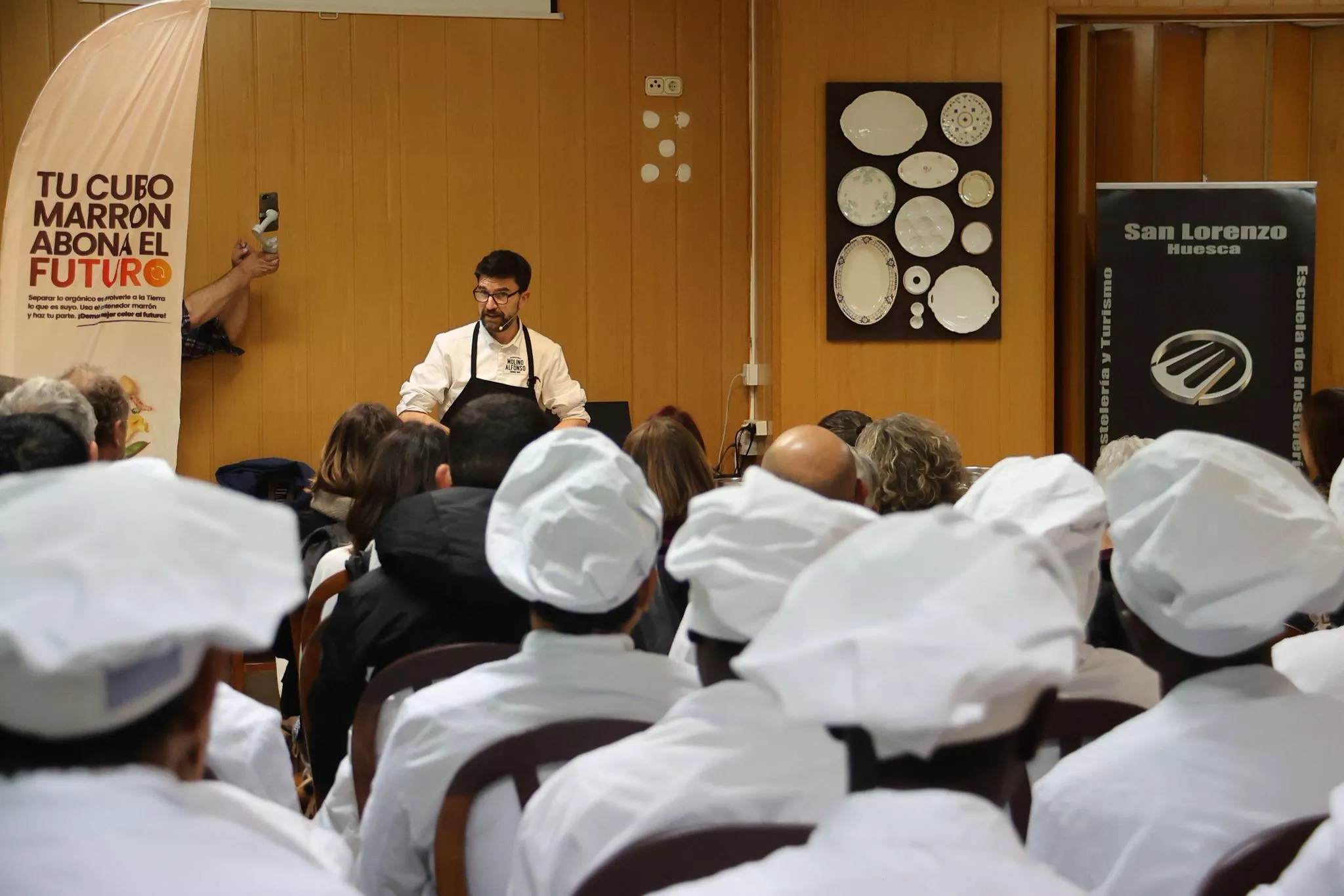 Daniel Yranzo en la demostración de cocina del cubo marrón