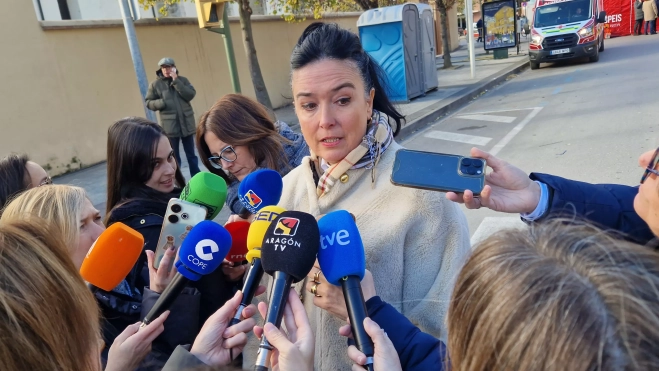 La alcaldesa, informando a los medios de comunicación. Foto Myriam Martínez La alcaldesa, informando a los medios de comunicación. Foto Myriam Martínez