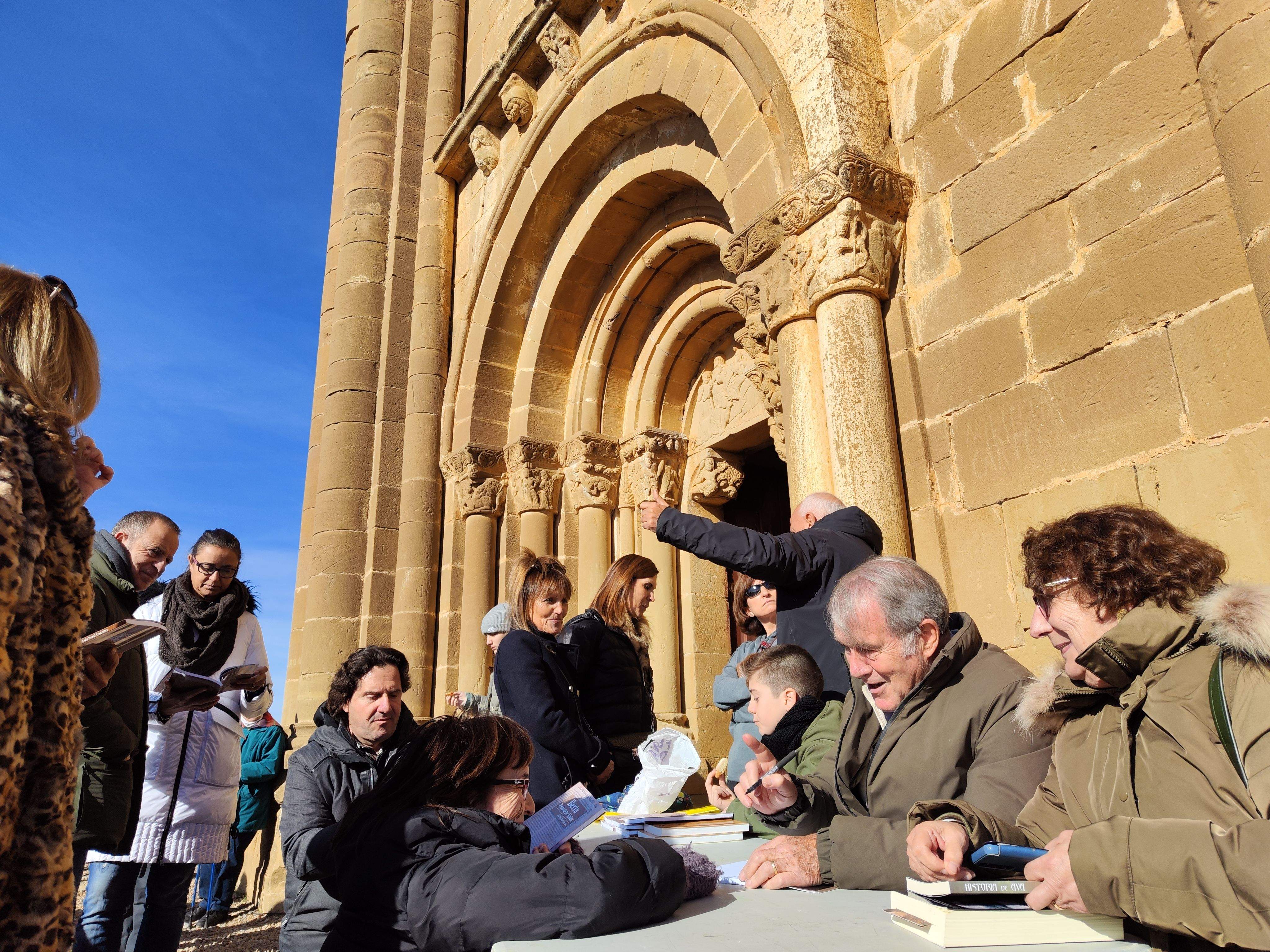 Presentación del libro Berta, Reina de los Mallos, en la Iglesia de Agüero 