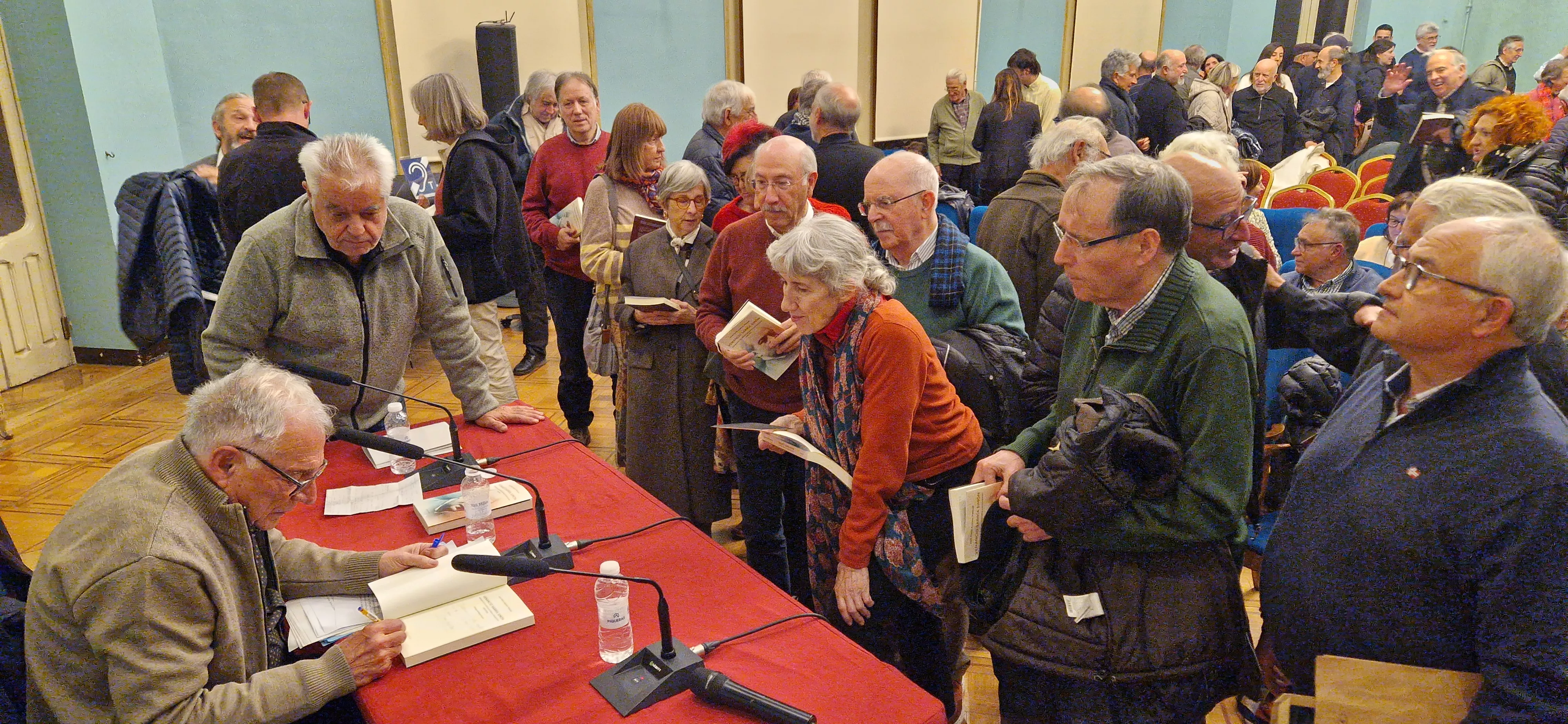 Presentación del libro Venancio Sarría Simón de José María Azpíroz. Foto Myriam Martínez
