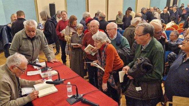 Presentación del libro Venancio Sarría Simón de José María Azpíroz. Foto Myriam Martínez Presentación del libro Venancio Sarría Simón de José María Azpíroz. Foto Myriam Martínez