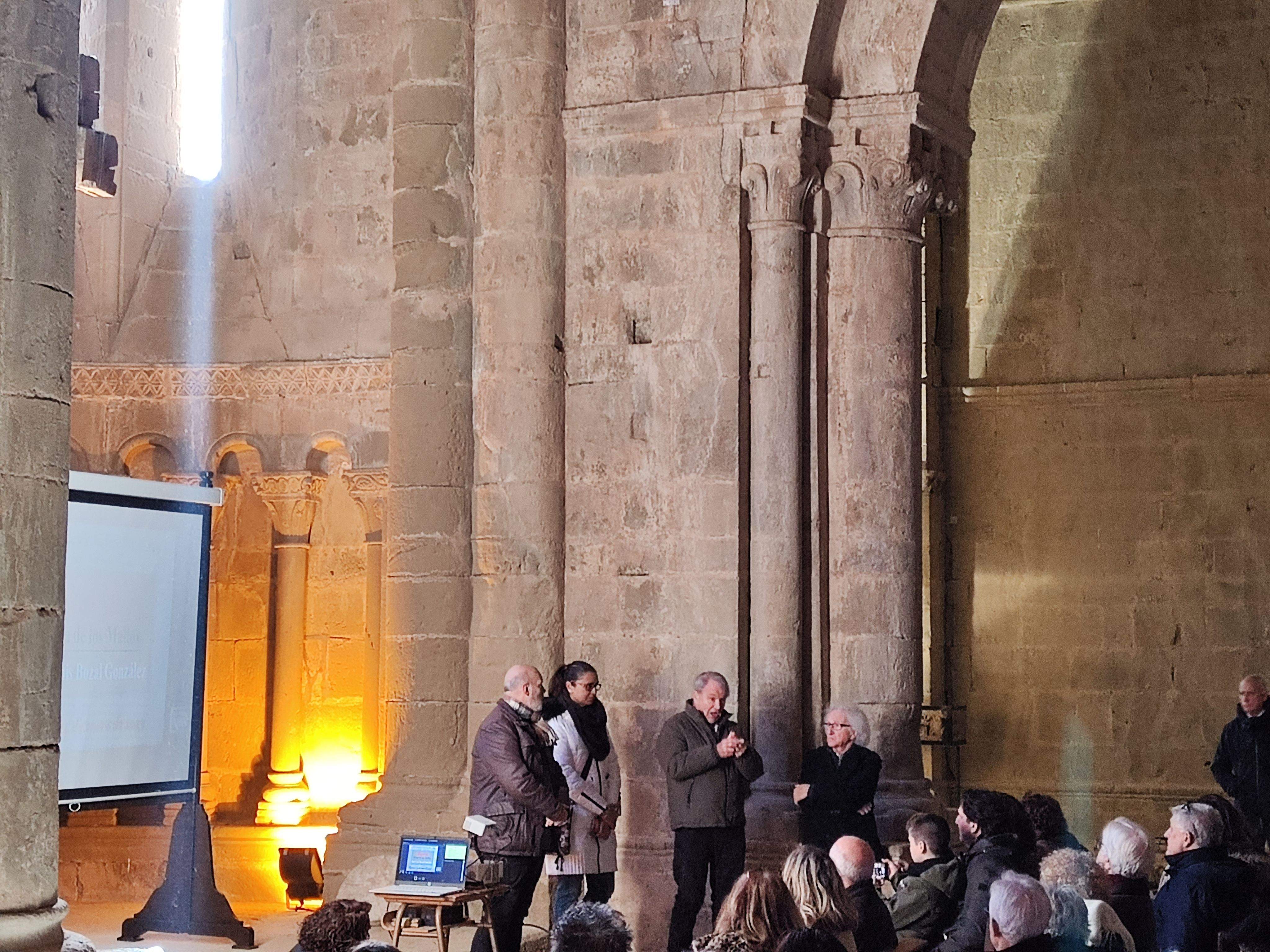 Presentación del libro Berta, Reina de los Mallos, en la Iglesia de Agüero (11)