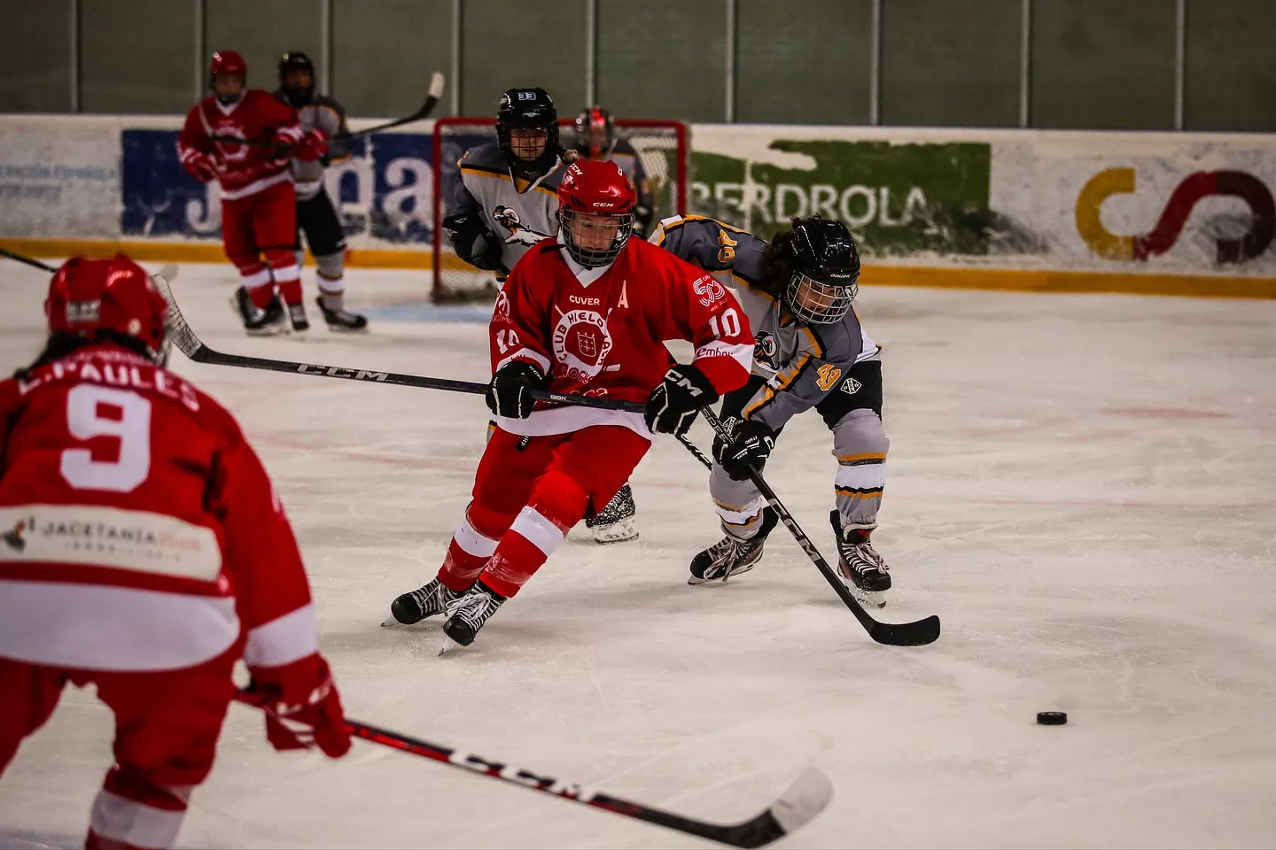 El equipo senior femenino del CH Jaca buscará la victoria a domicilio. FOTO CHJ LUCIA BENAISA