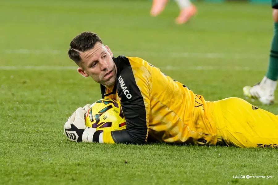 Dani Jiménez, un sello en la portería frente a las arremetidas del Almería