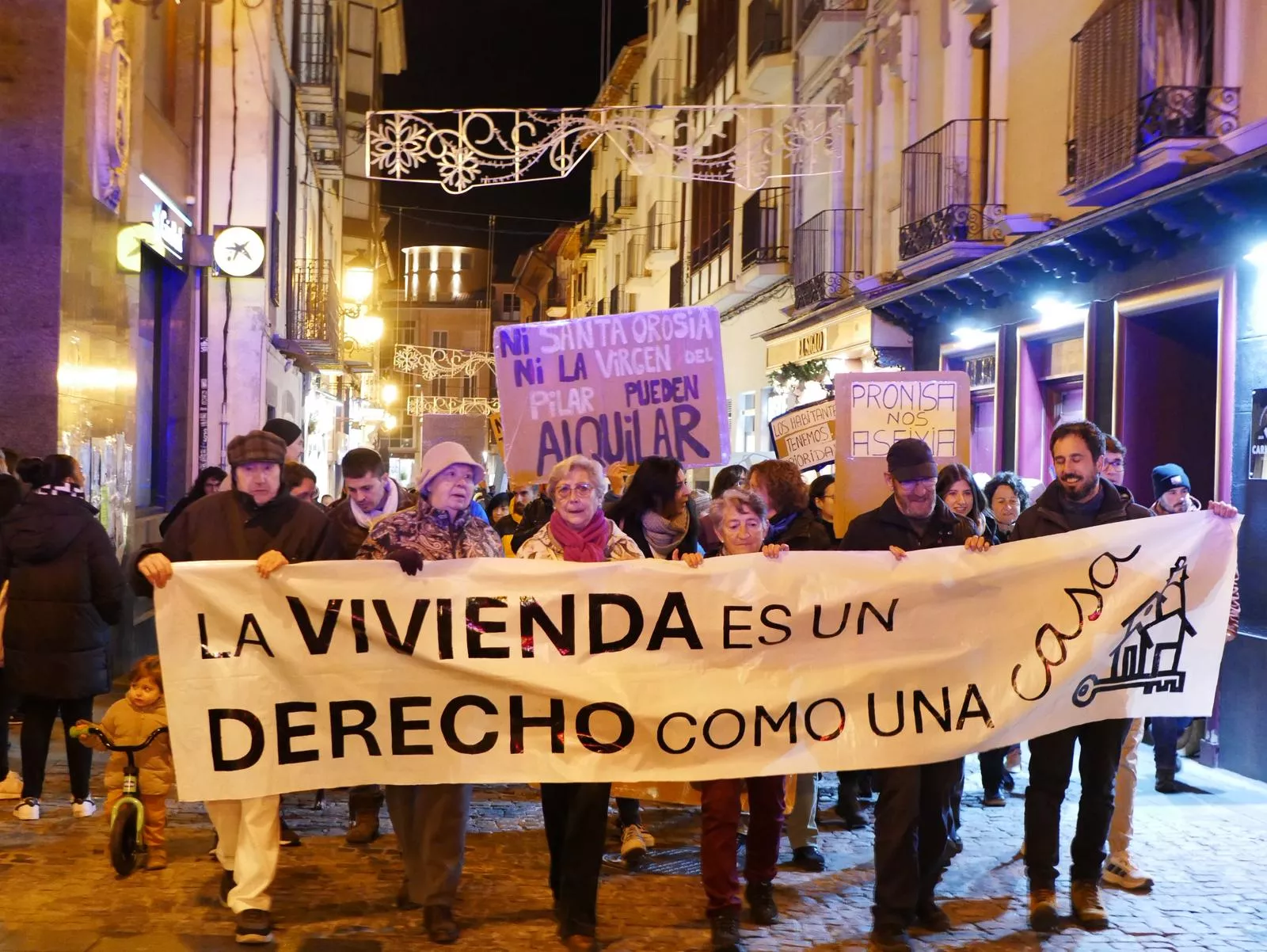 Manifestación en Jaca para reclamar vivienda digna y medidas contundentes en el Pirineo.
