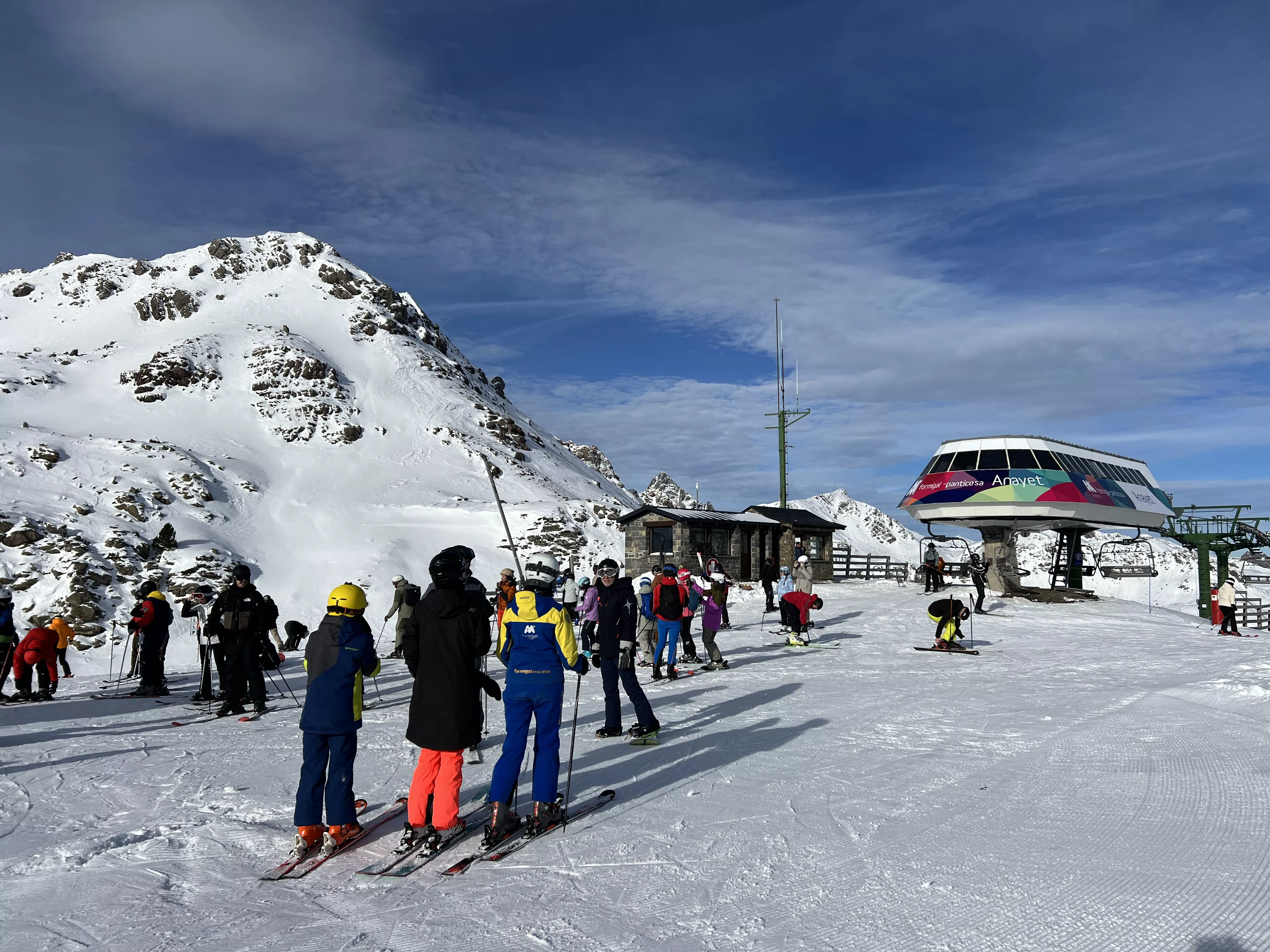 El Pirineo arranca la temporada con Formigal y Astún en marcha y nieve para disfrutar.