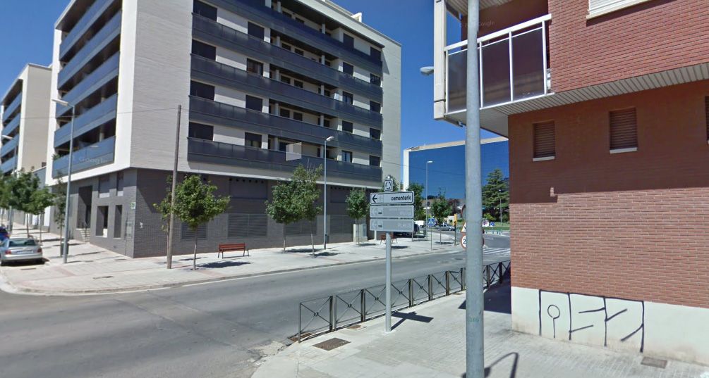 Cruce de la calle Alcañiz con las calles Fidel Pagés Miravé y Binéfar.
