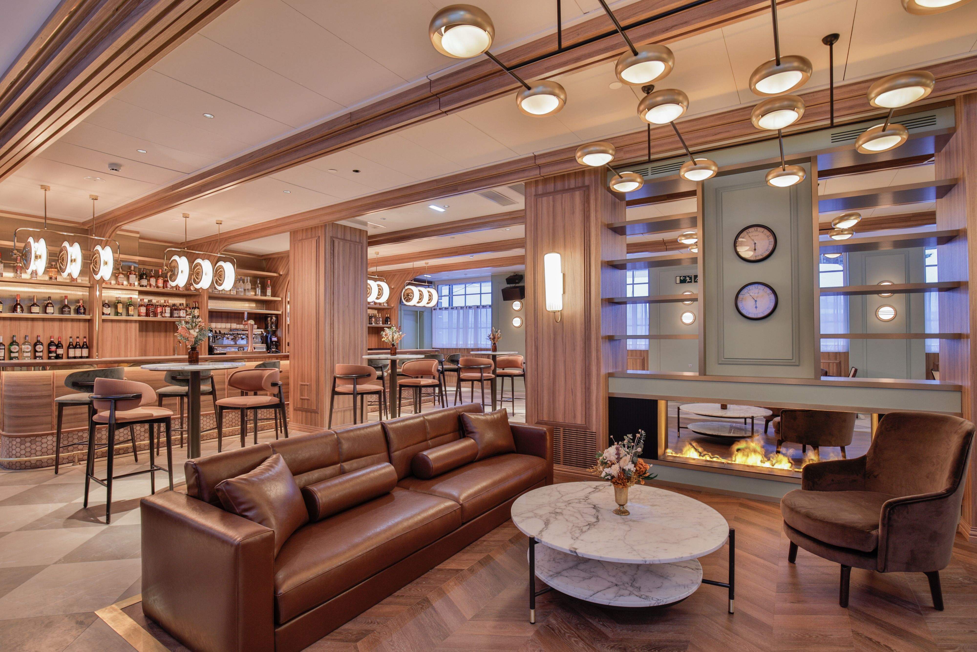 Instalaciones del nuevo hotel Canfranc Estación, centrado en la experiencia de cliente.