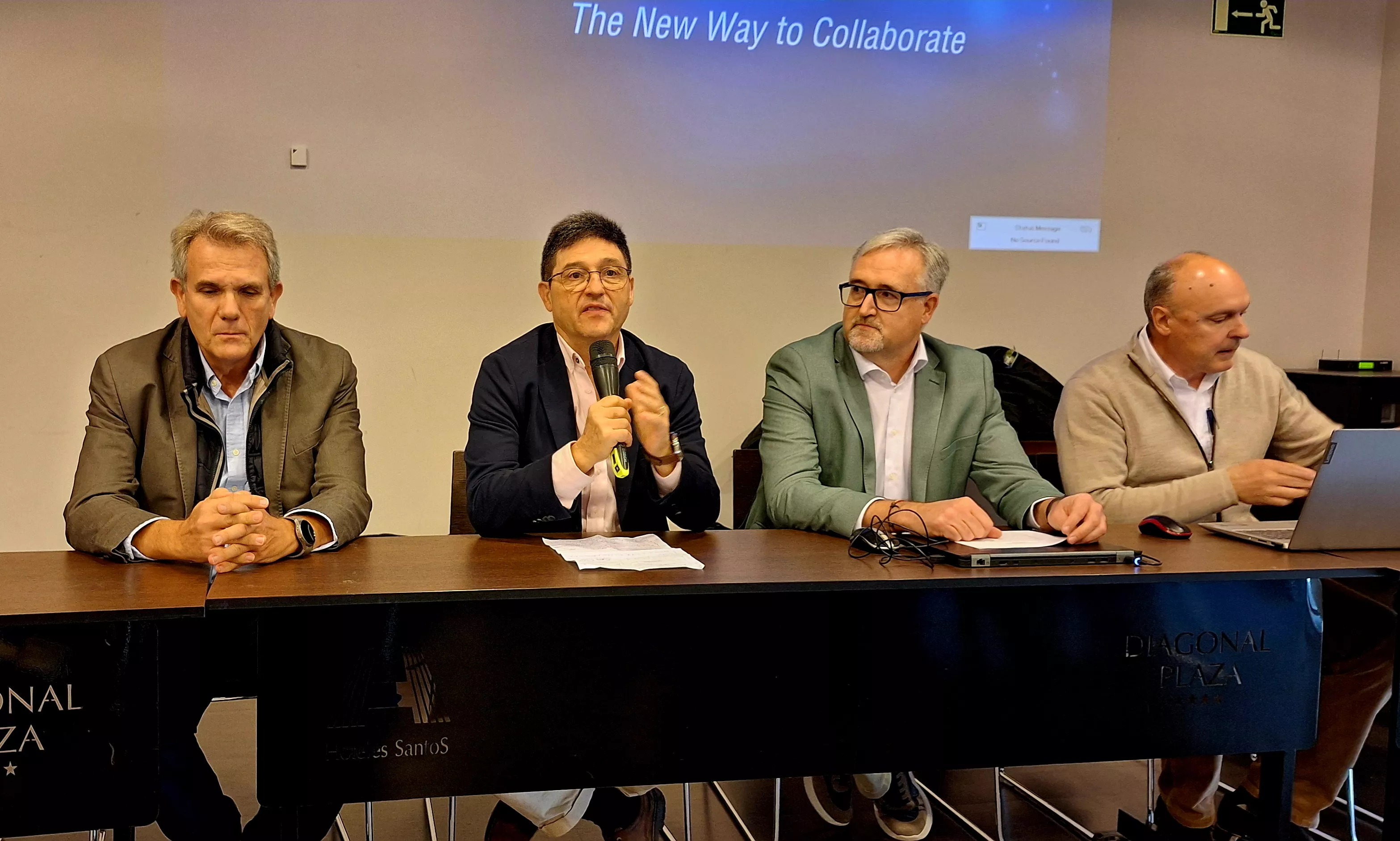 Mesa Asamblea Santiago Pablo Munilla, Alfonso Calvo, José Antonio Rodriguez y Fernando Zaragoza Mesa Asamblea Santiago Pablo Munilla, Alfonso Calvo, José Antonio Rodriguez y Fernando Zaragoza