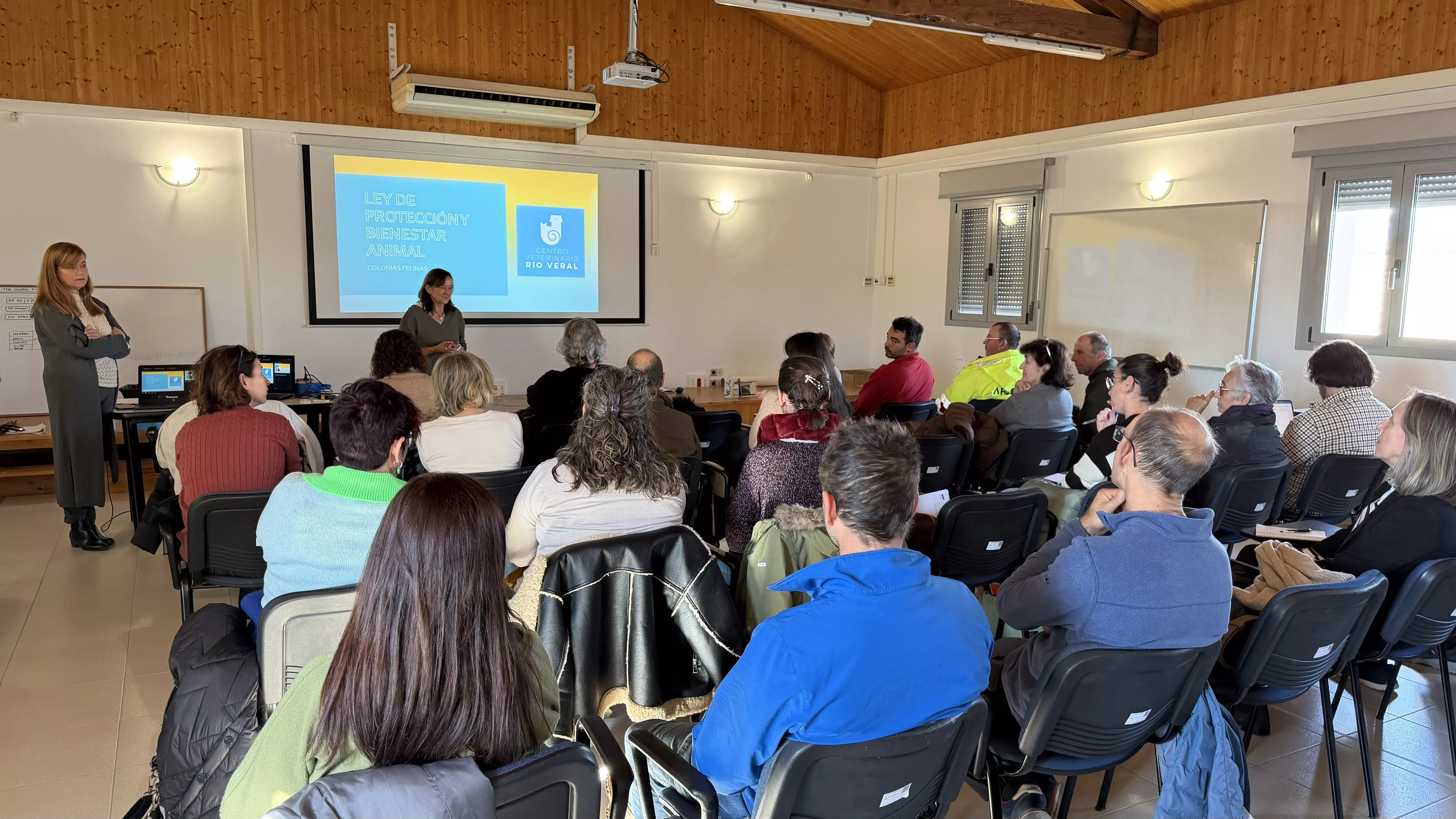Jornada informativa sobre control de colonias felinas en el Vivero de la Diputación