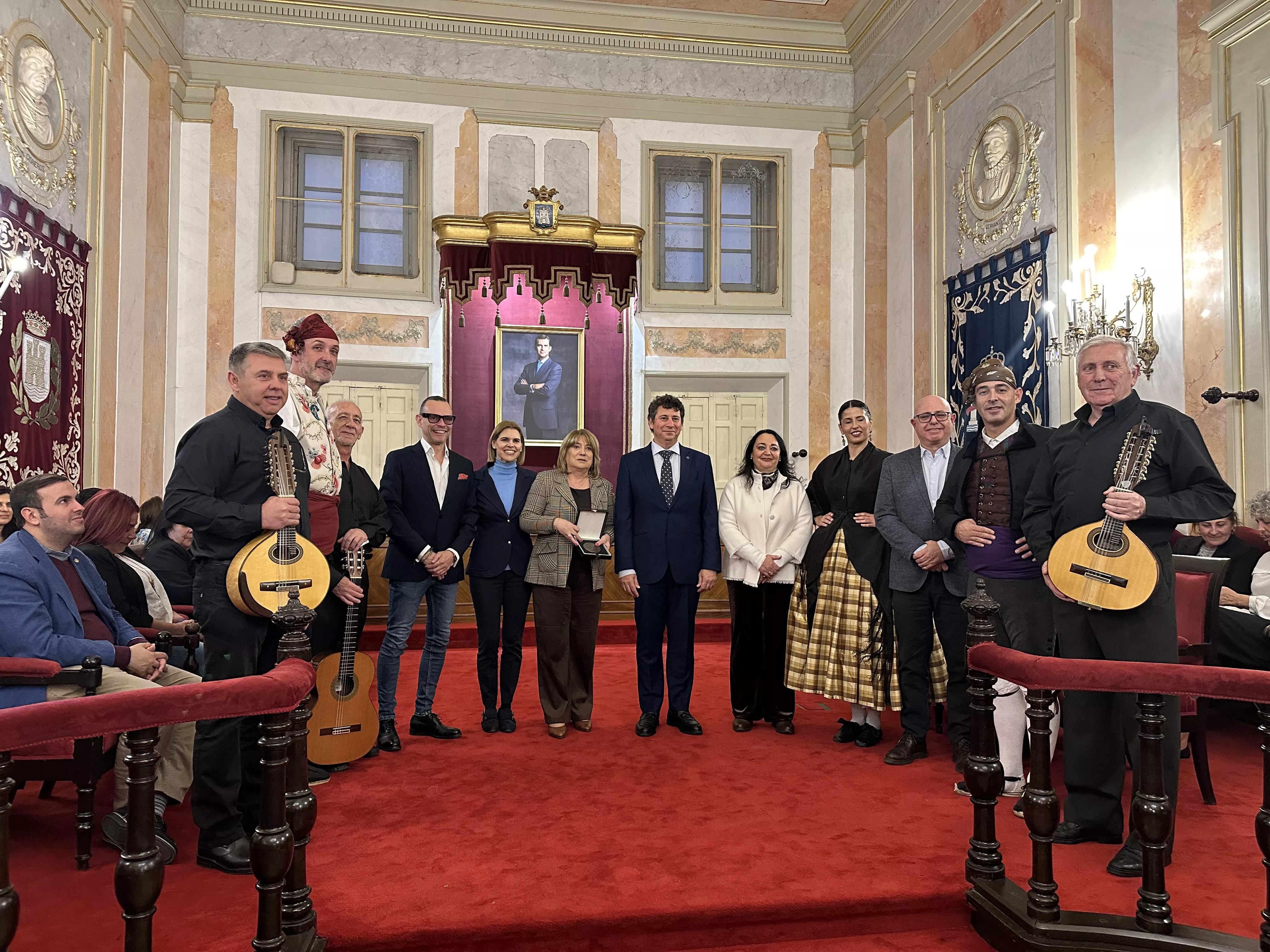 La consejera Tomasa Hernández ha recogido este martes el Premio Ciudad de Alcalá.