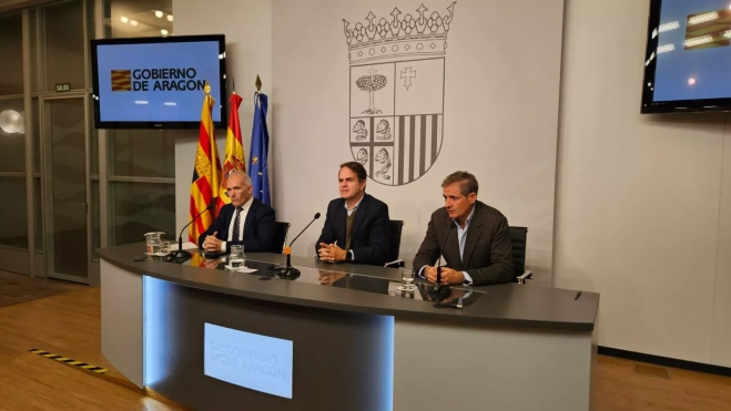 Magdaleno, Bermúdez de castro y Gericó en la presentación de la oferta a escolares aragoneses para esquiar en las estación de Aramón. Magdaleno, Bermúdez de castro y Gericó en la presentación de la oferta a escolares aragoneses para esquiar en las estación de Aramón.