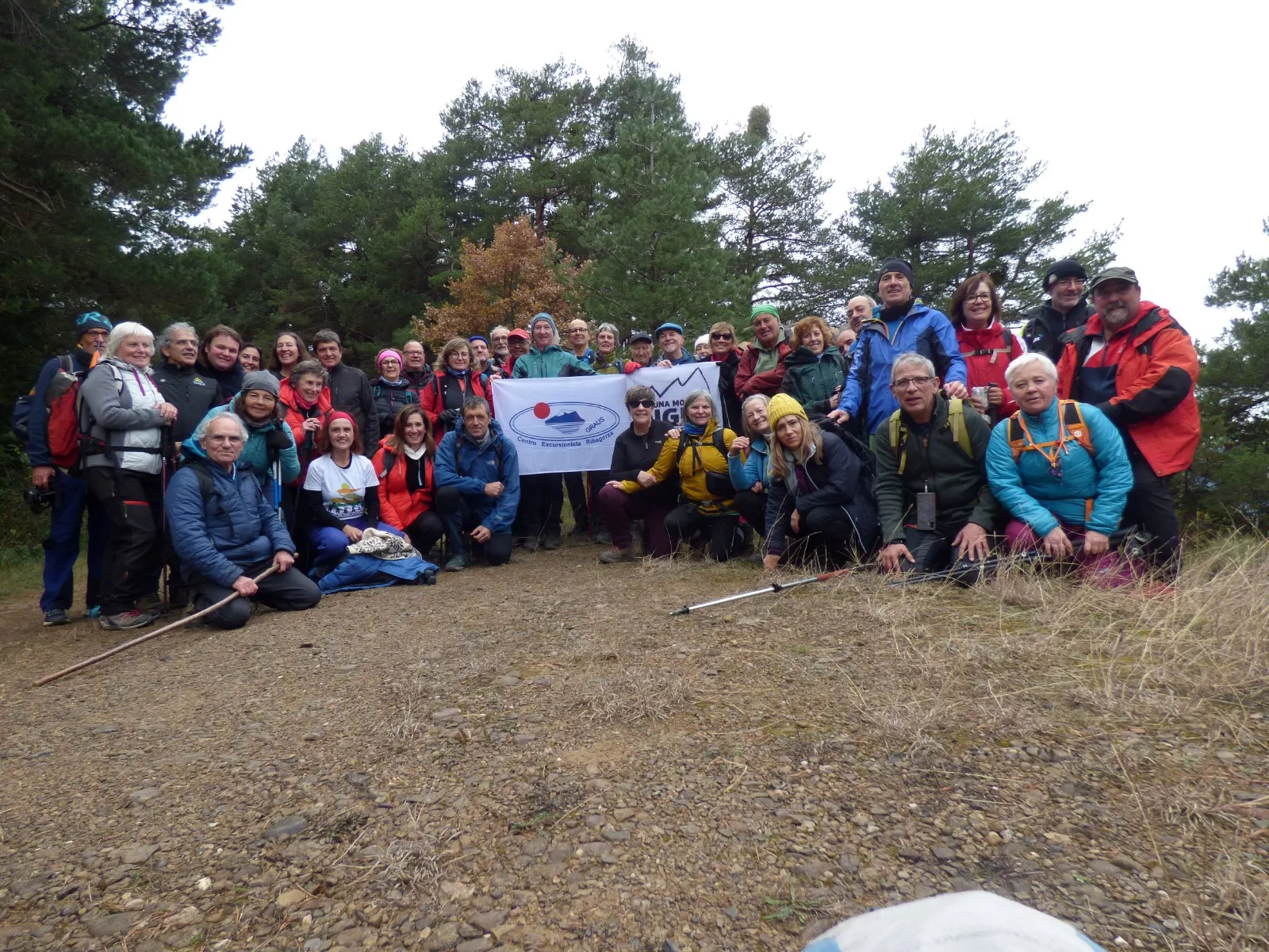 Foto de familia de los excursionistas.