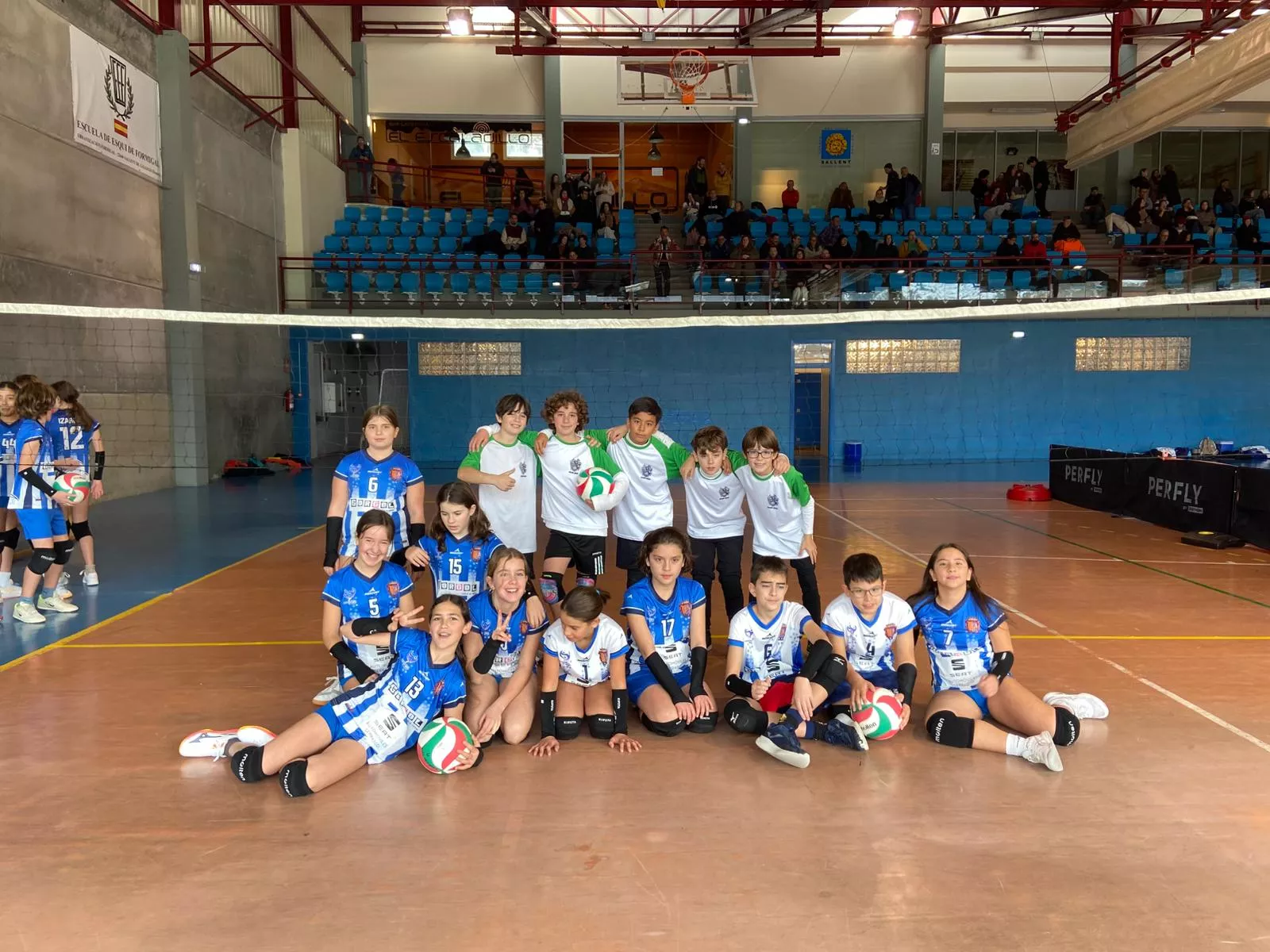Los alevines en el torneo de Sallent de Gállego.