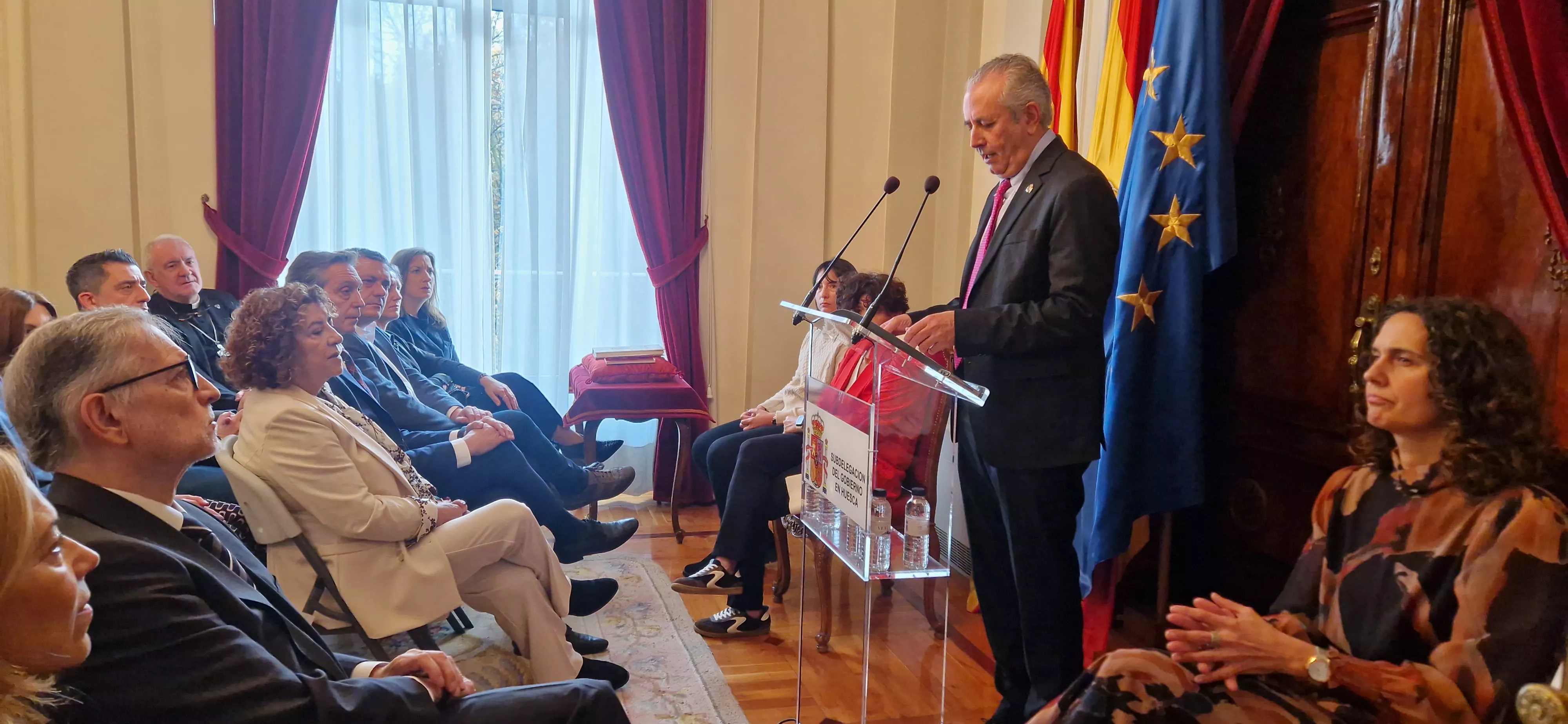 Campo: “Si hoy hay becas y sanidad pública es porque tenemos democracia”. Foto Myriam Martínez