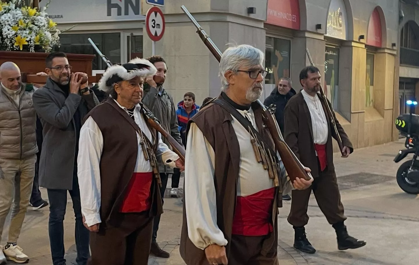 Procesión y representación del Bautizo del Alcalde en Monzón.