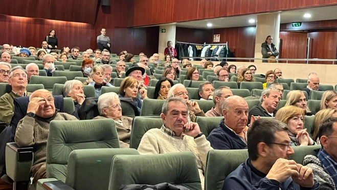 Asistentes a la presentación de 'Ricardo Compairé. El farmacéutico que retrató el alma del Alto Aragón'