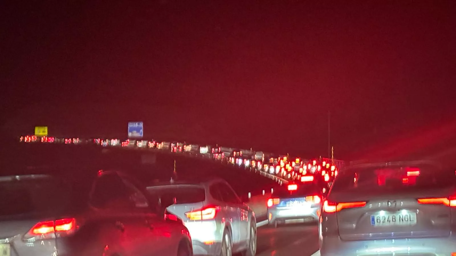 Retenciones en la A-23 y la N-330 hacia el Pirineo en el arranque del puente festivo.