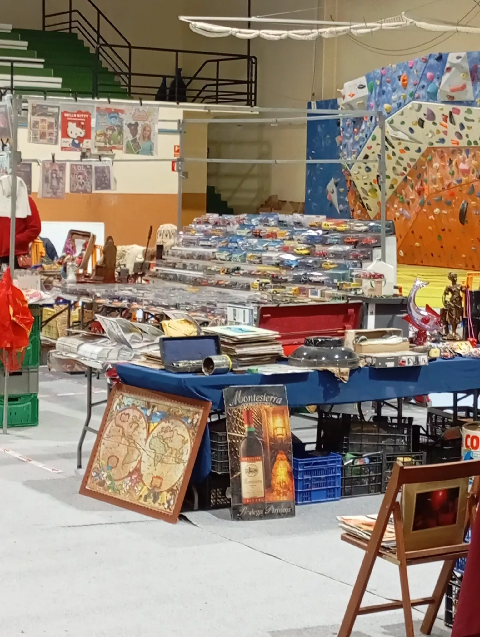 Feria de Antigüedades y Coleccionismo de Canfranc Estación.