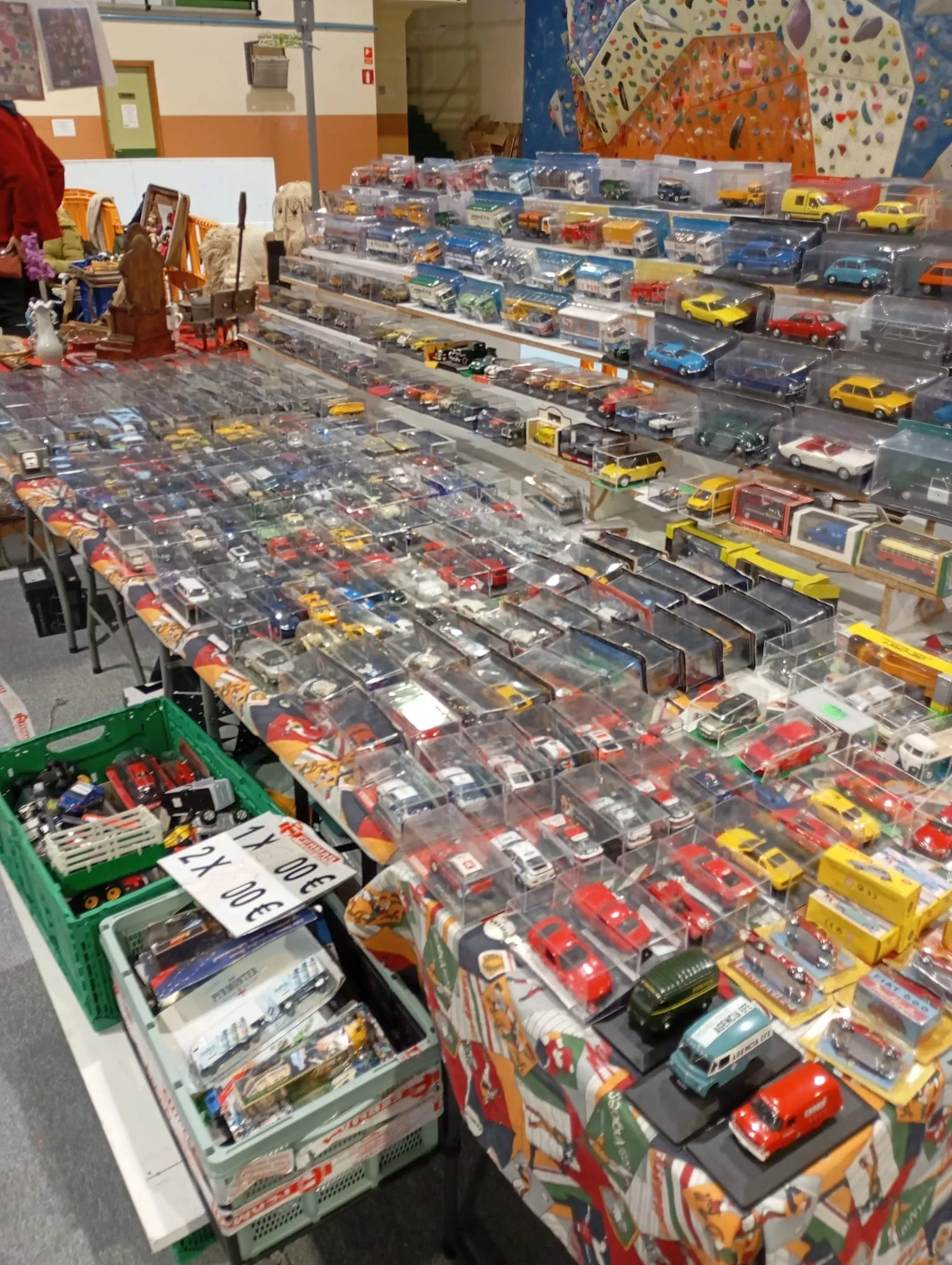 Feria de Antigüedades y Coleccionismo de Canfranc Estación.