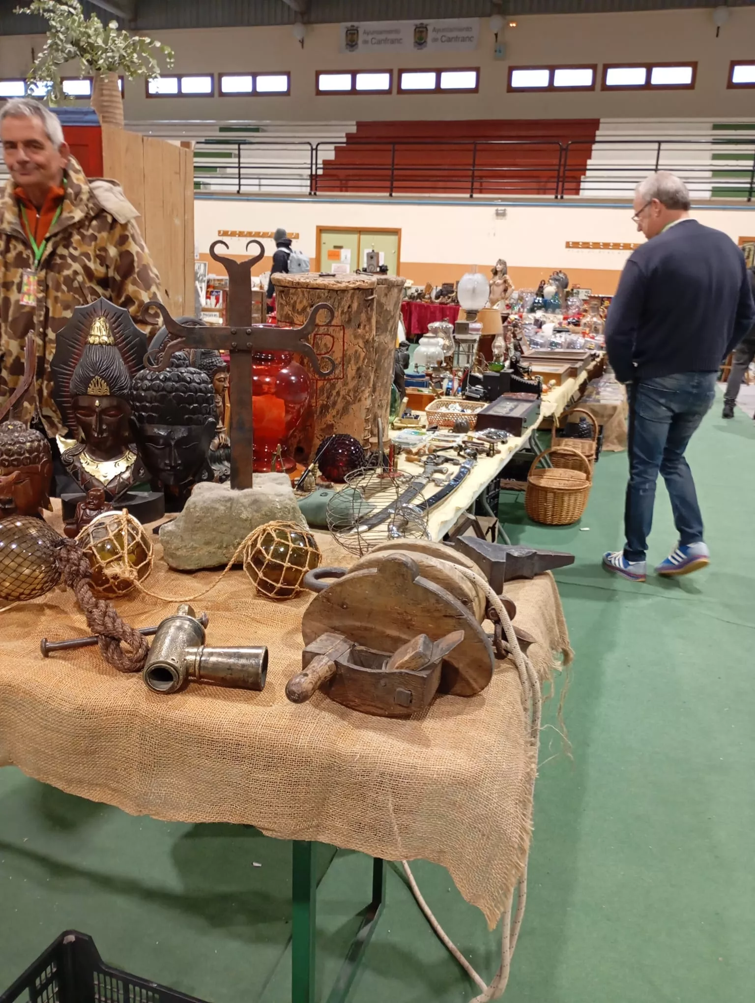 Feria de Antigüedades y Coleccionismo de Canfranc Estación.